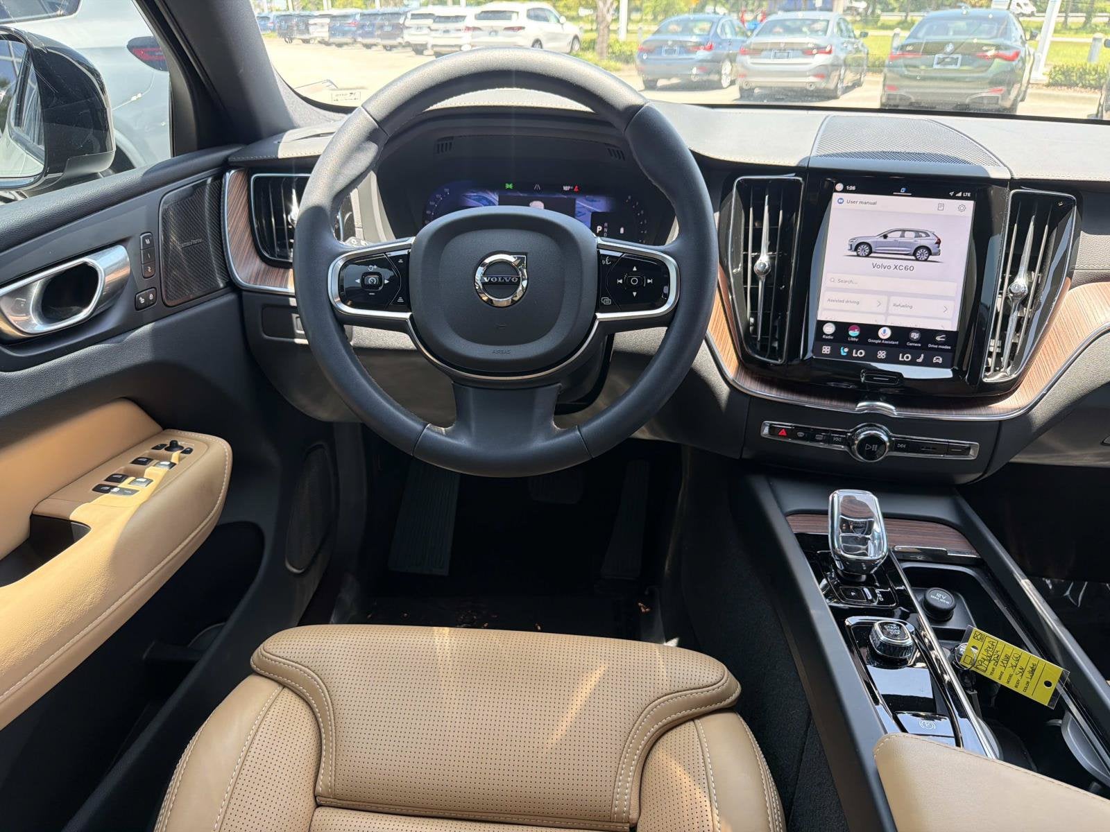 2024 Volvo XC60 Ultimate Dark Theme