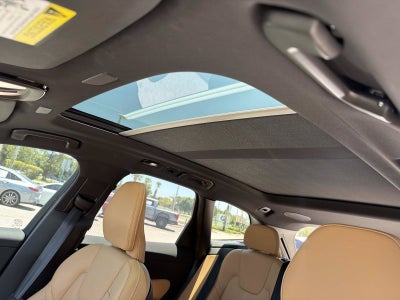 2024 Volvo XC60 Ultimate Dark Theme
