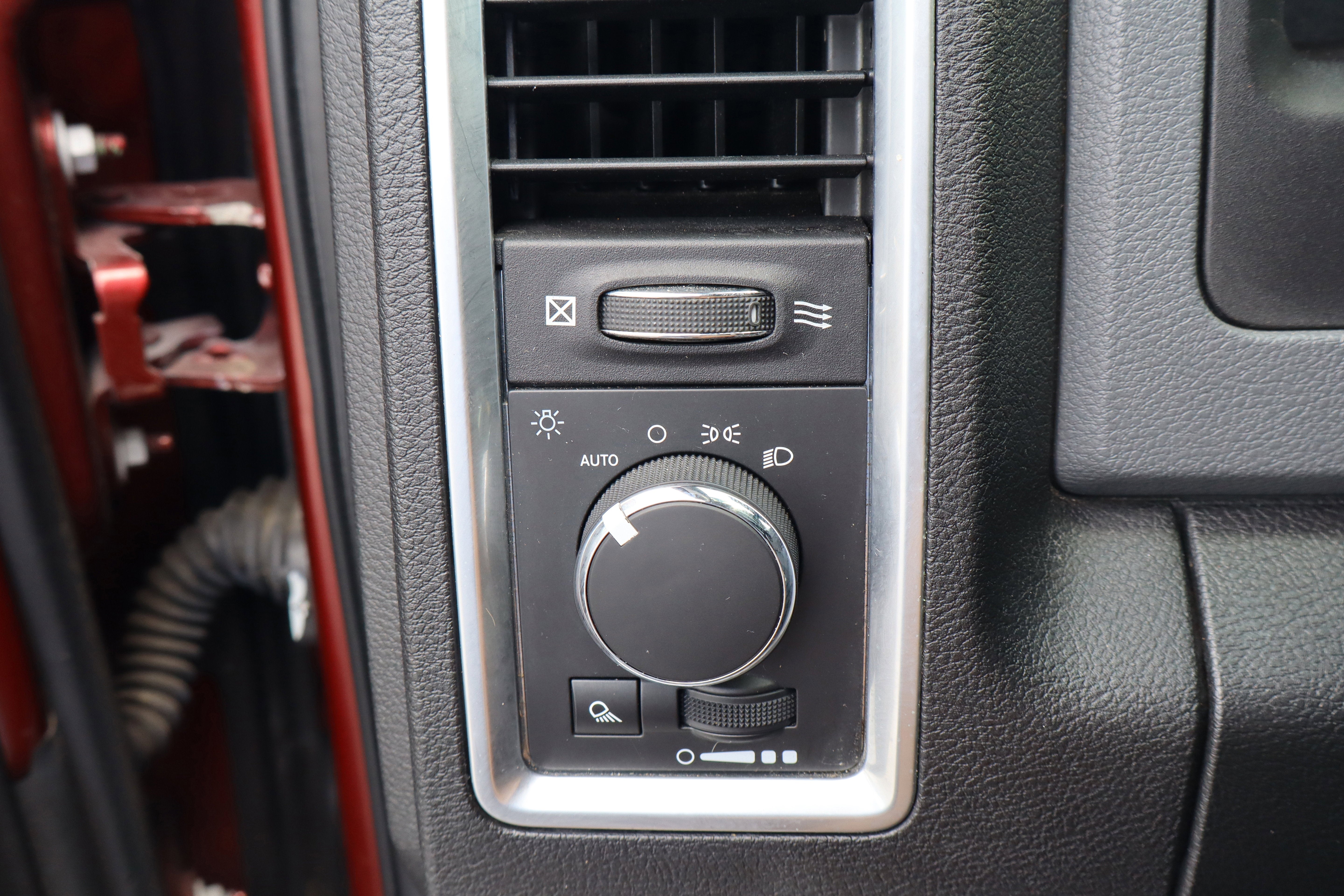 2018 RAM 1500 SLT