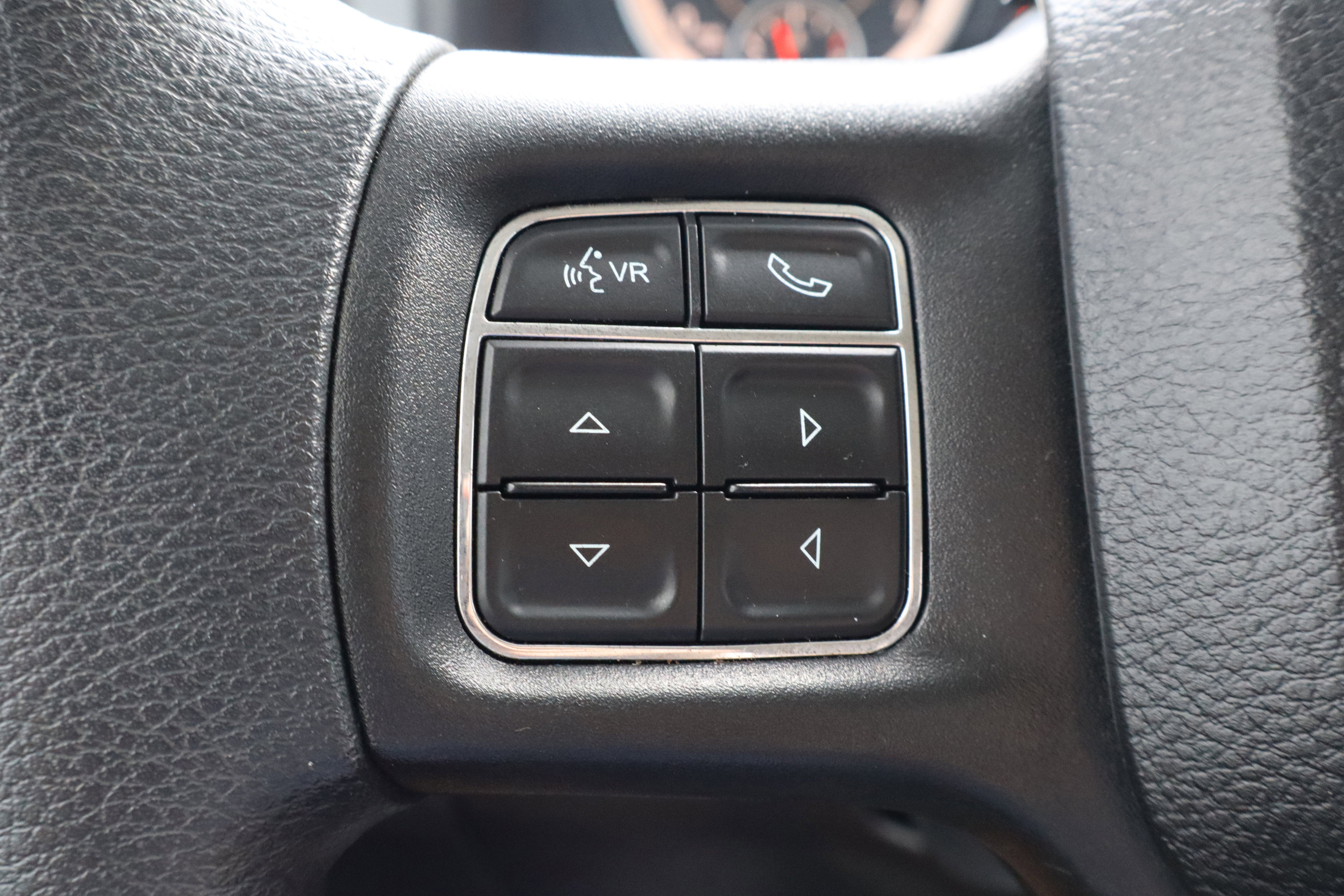 2018 RAM 1500 SLT