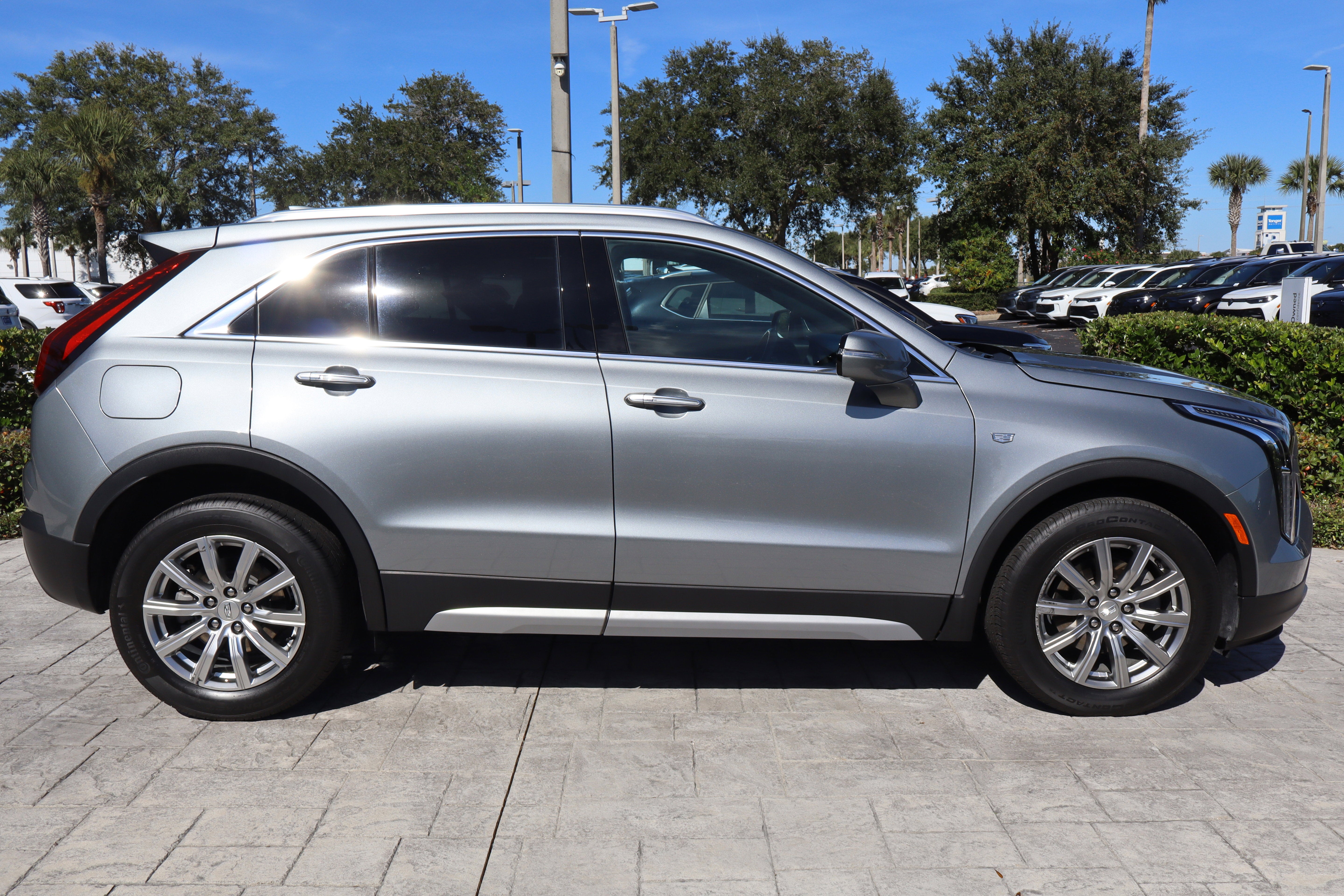 2023 Cadillac XT4 FWD Premium Luxury