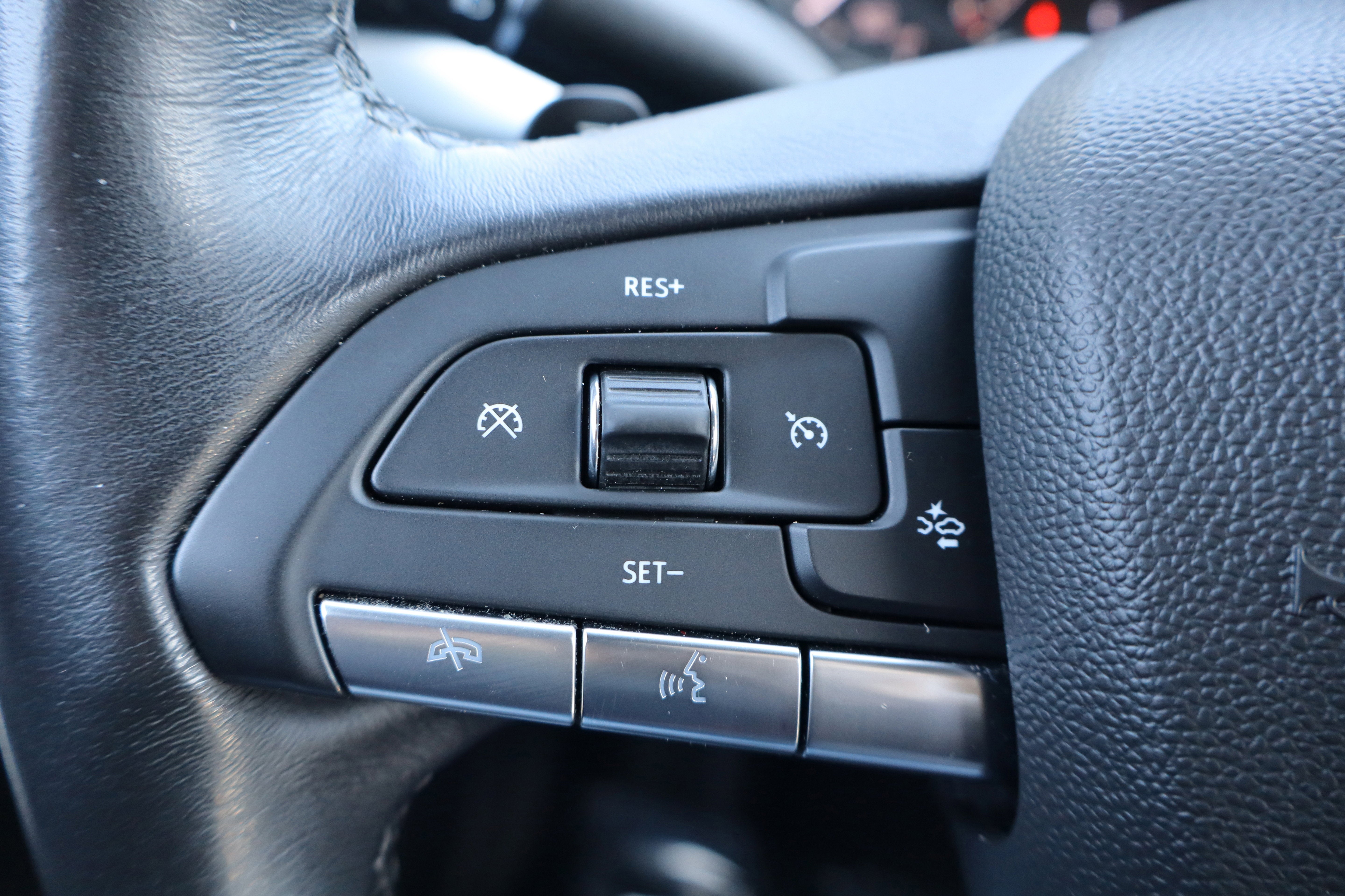 2023 Cadillac XT4 FWD Premium Luxury