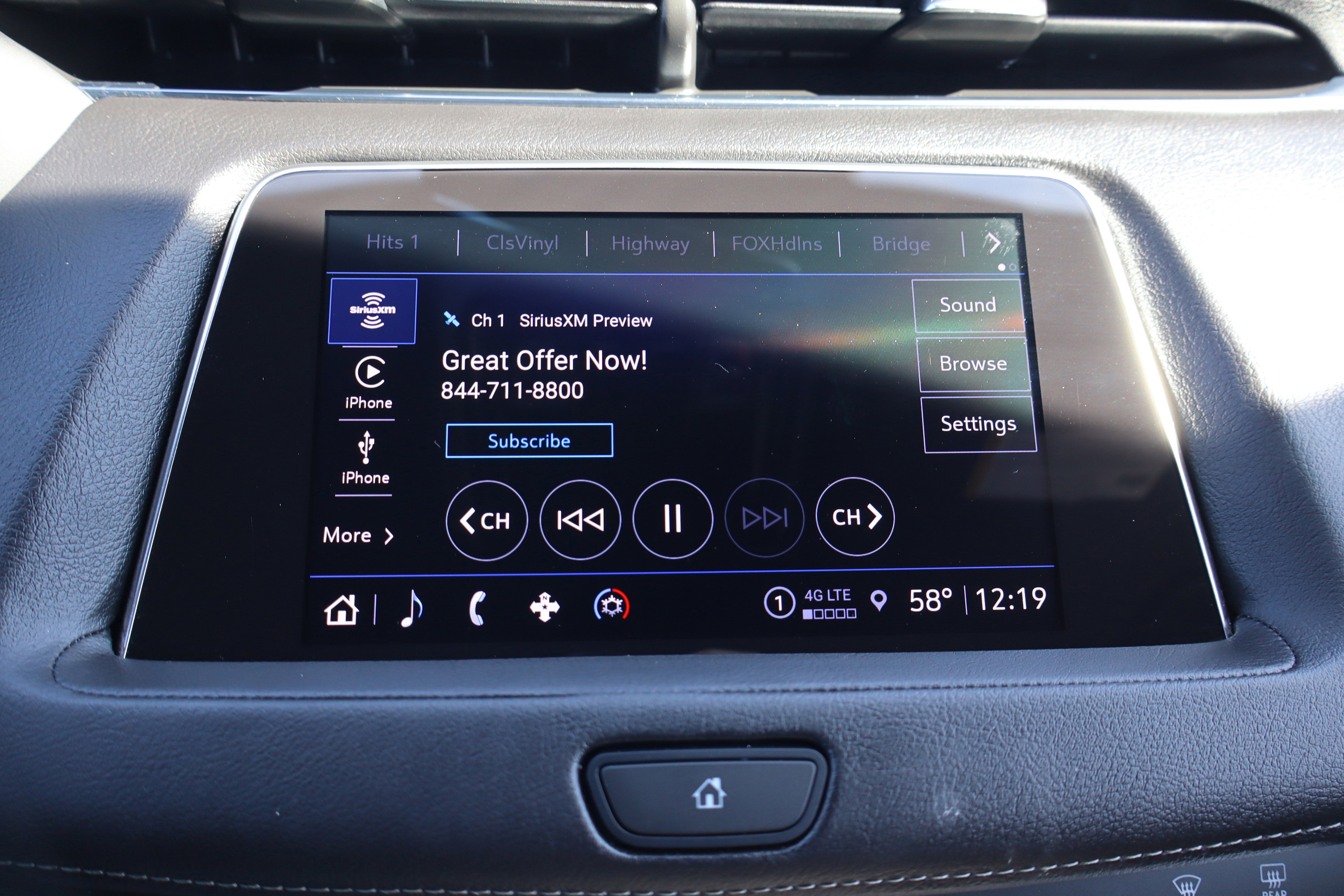 2023 Cadillac XT4 FWD Premium Luxury