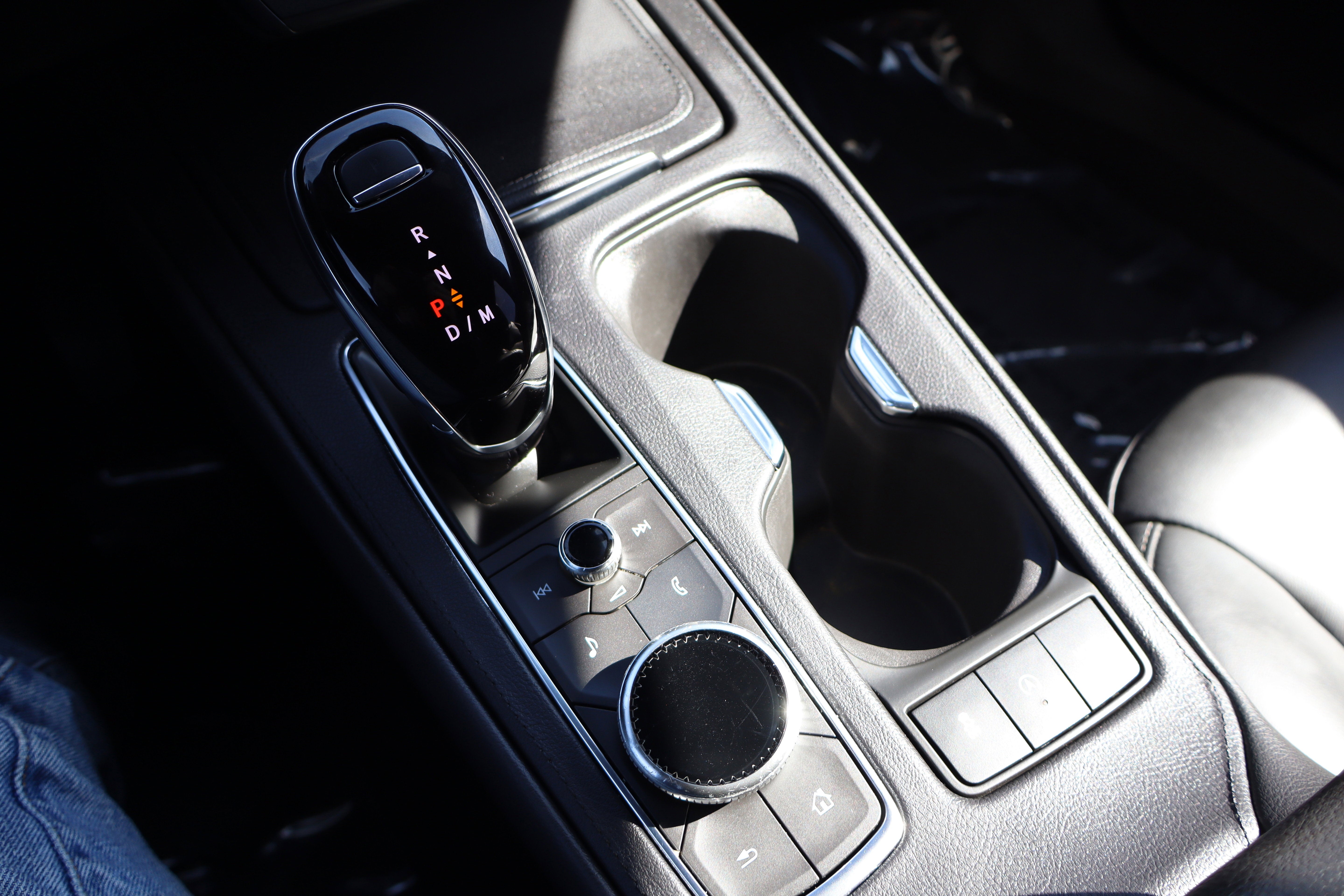 2023 Cadillac XT4 FWD Premium Luxury