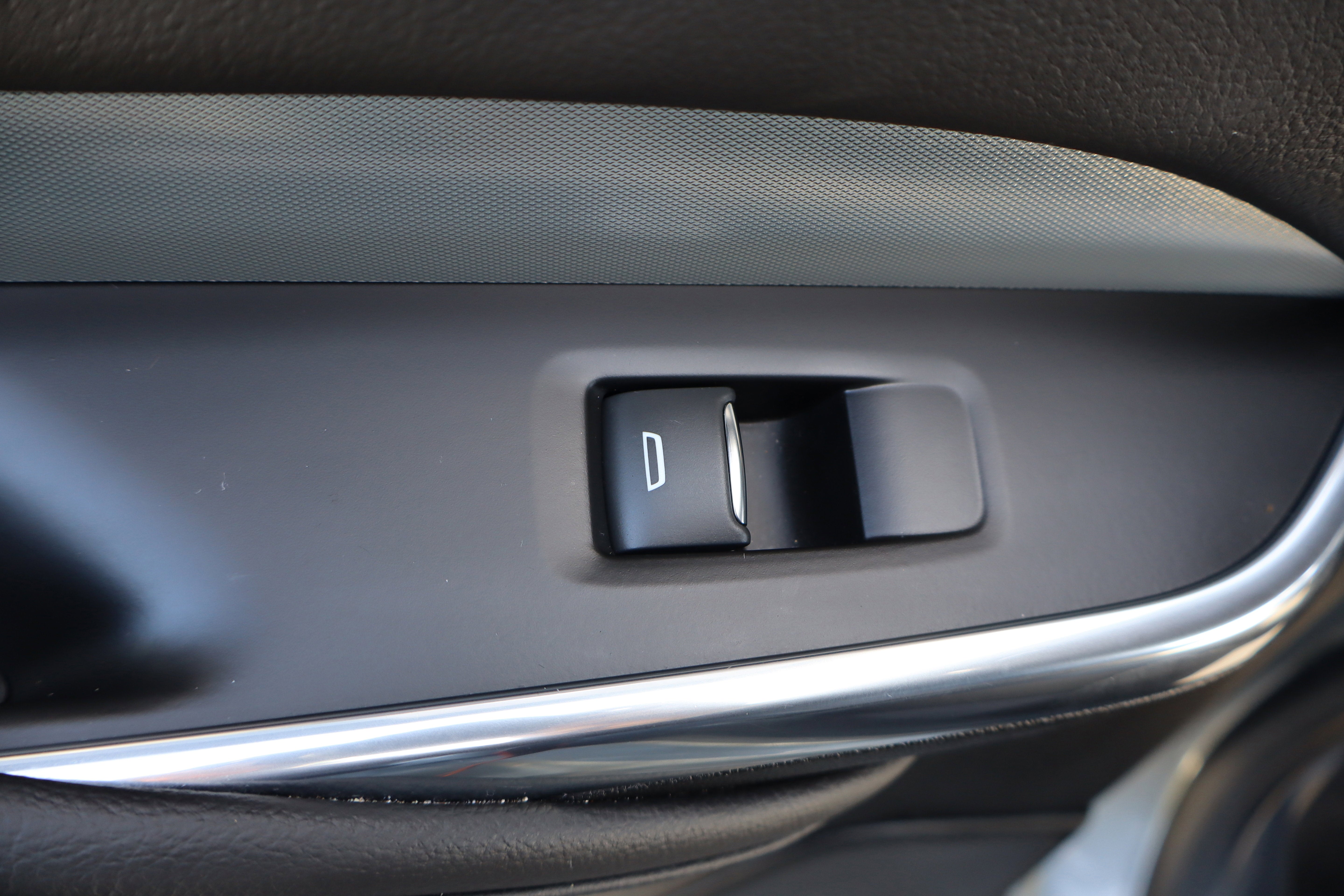 2023 Cadillac XT4 FWD Premium Luxury