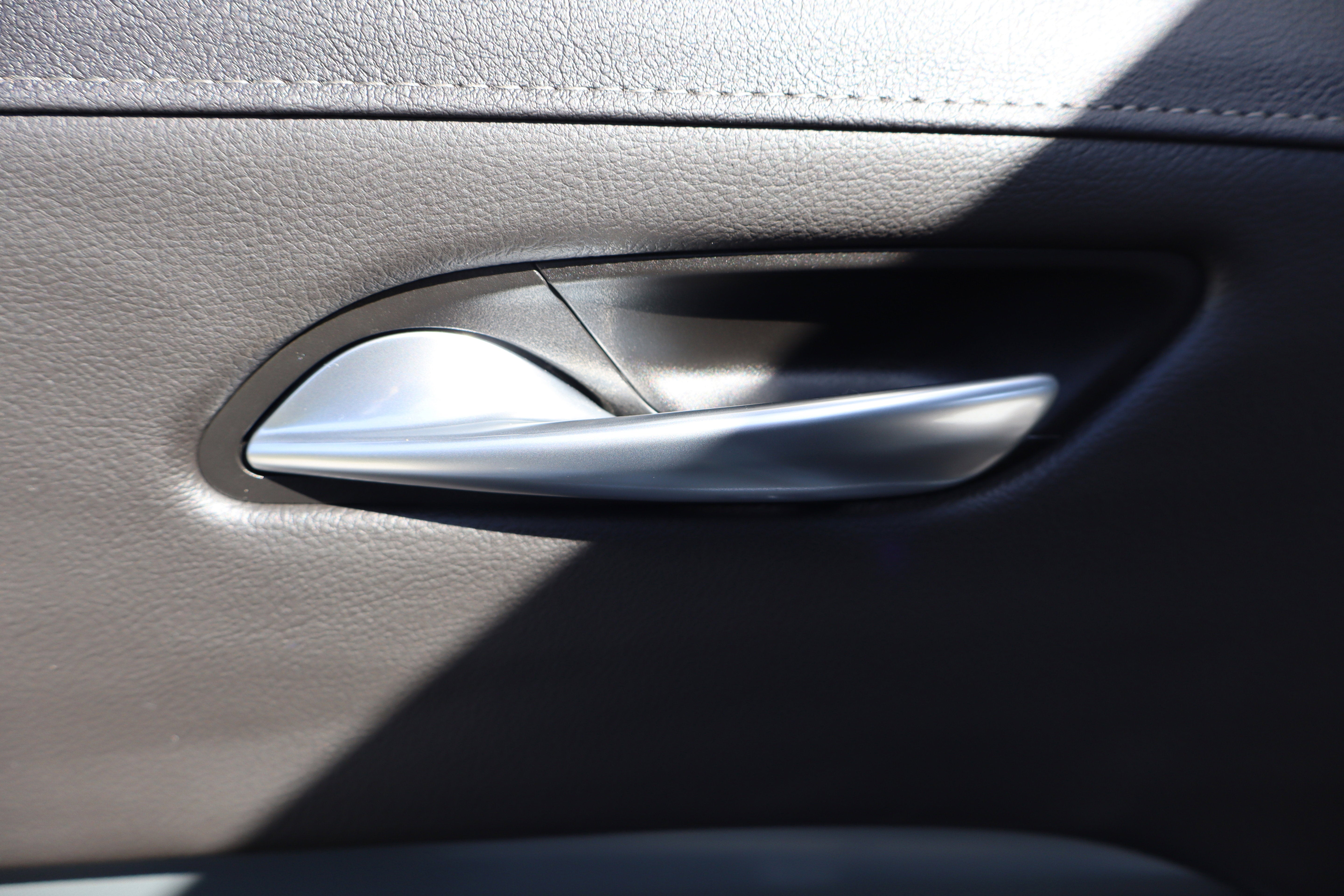 2023 Cadillac XT4 FWD Premium Luxury