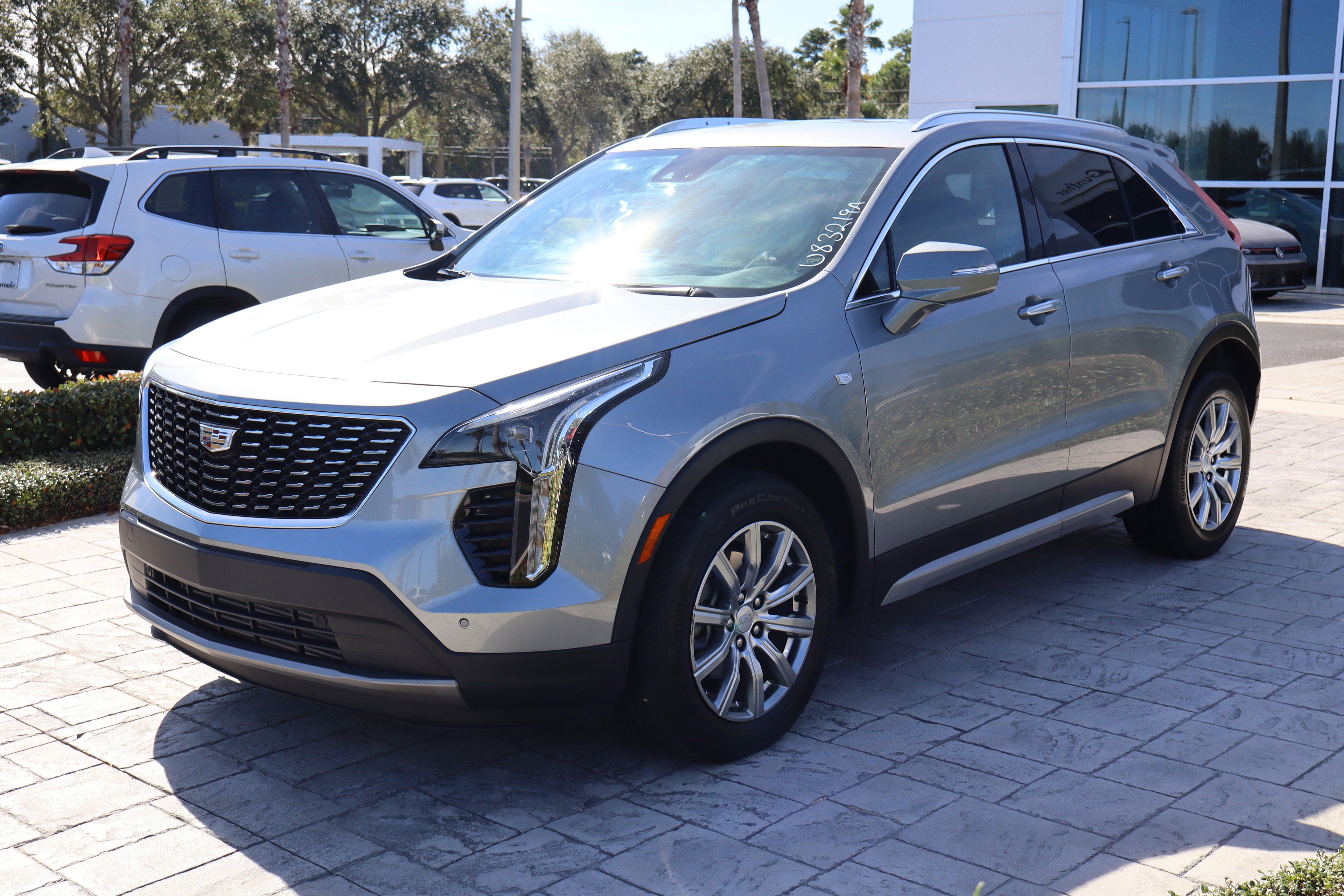 2023 Cadillac XT4 FWD Premium Luxury