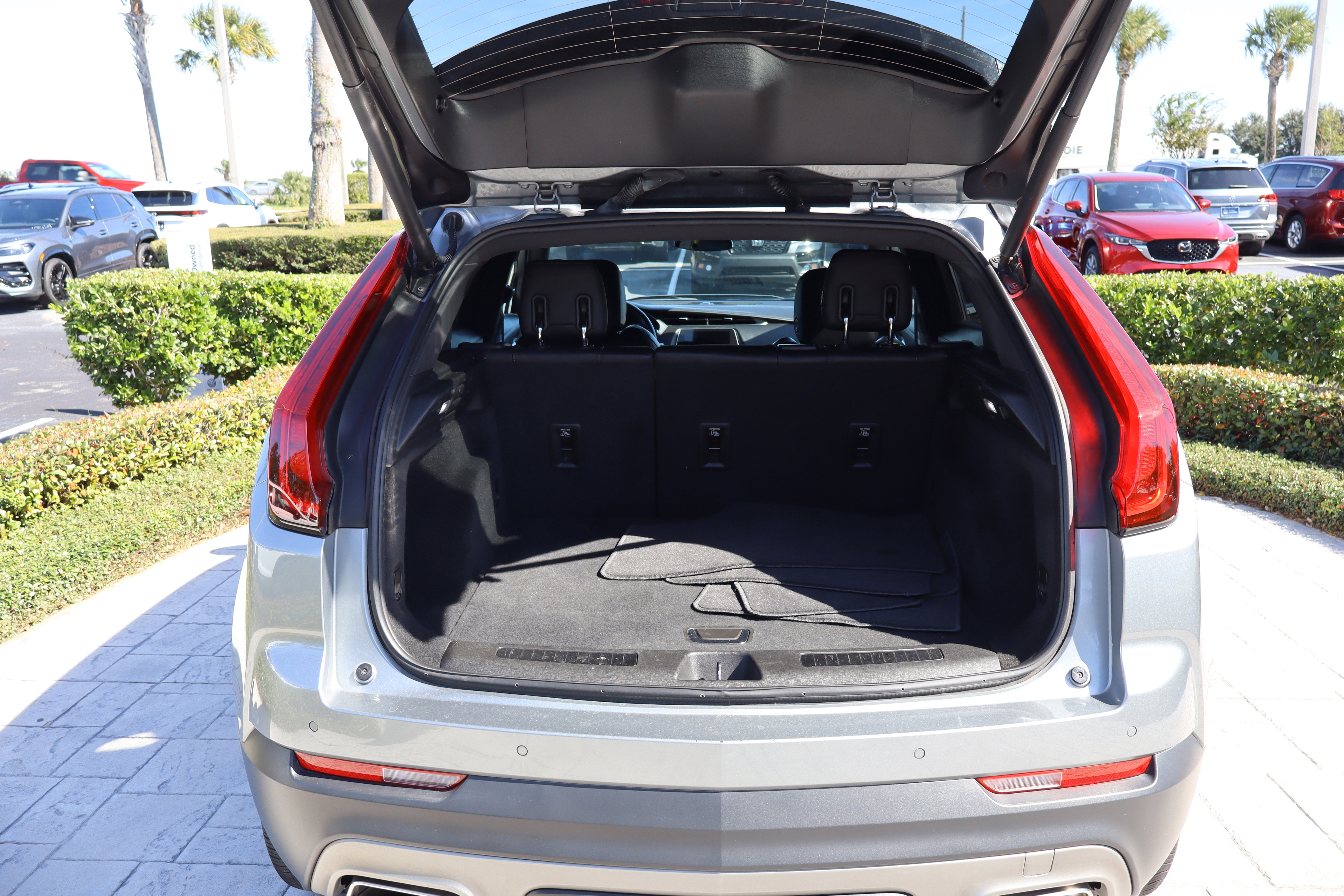 2023 Cadillac XT4 FWD Premium Luxury