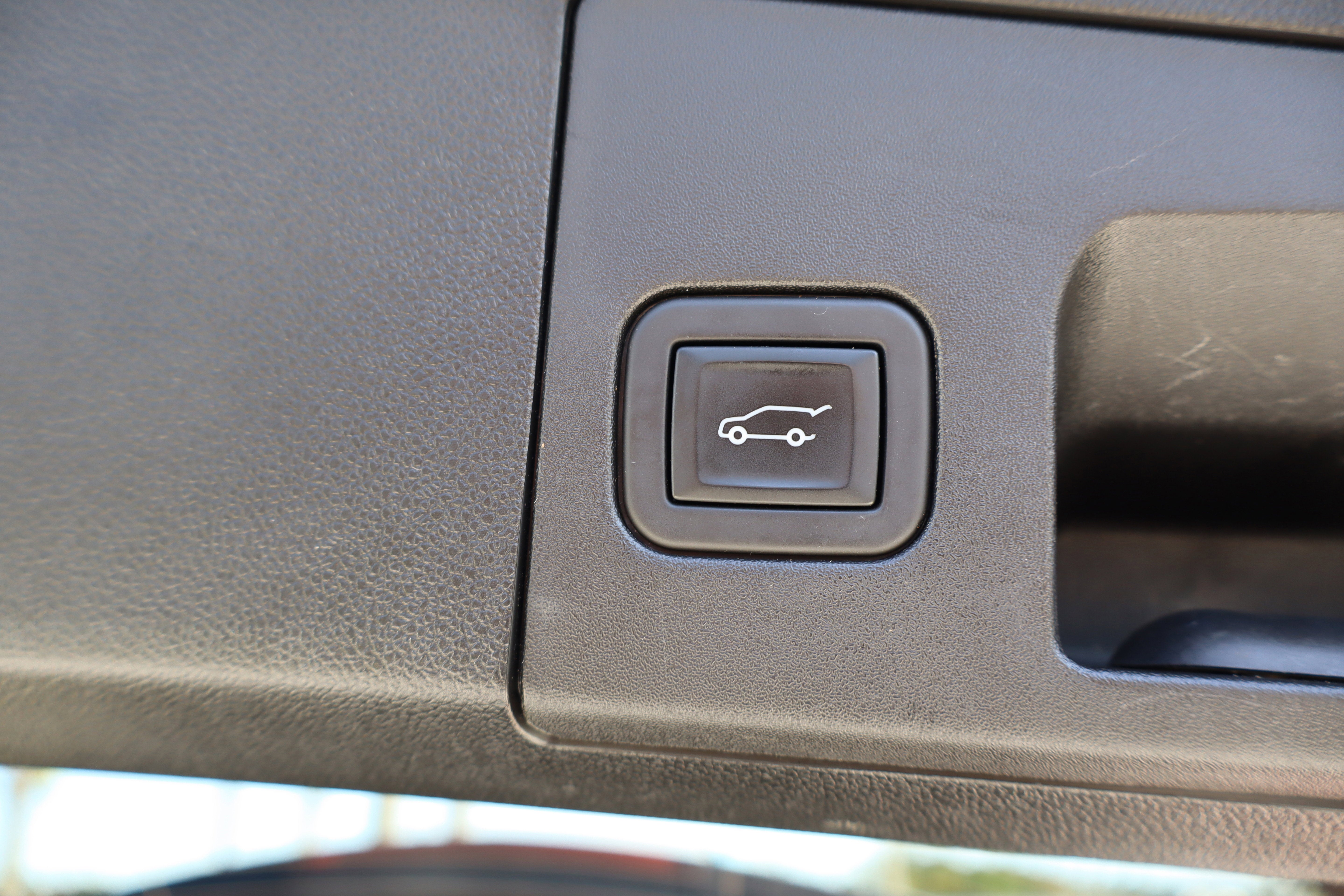 2023 Cadillac XT4 FWD Premium Luxury