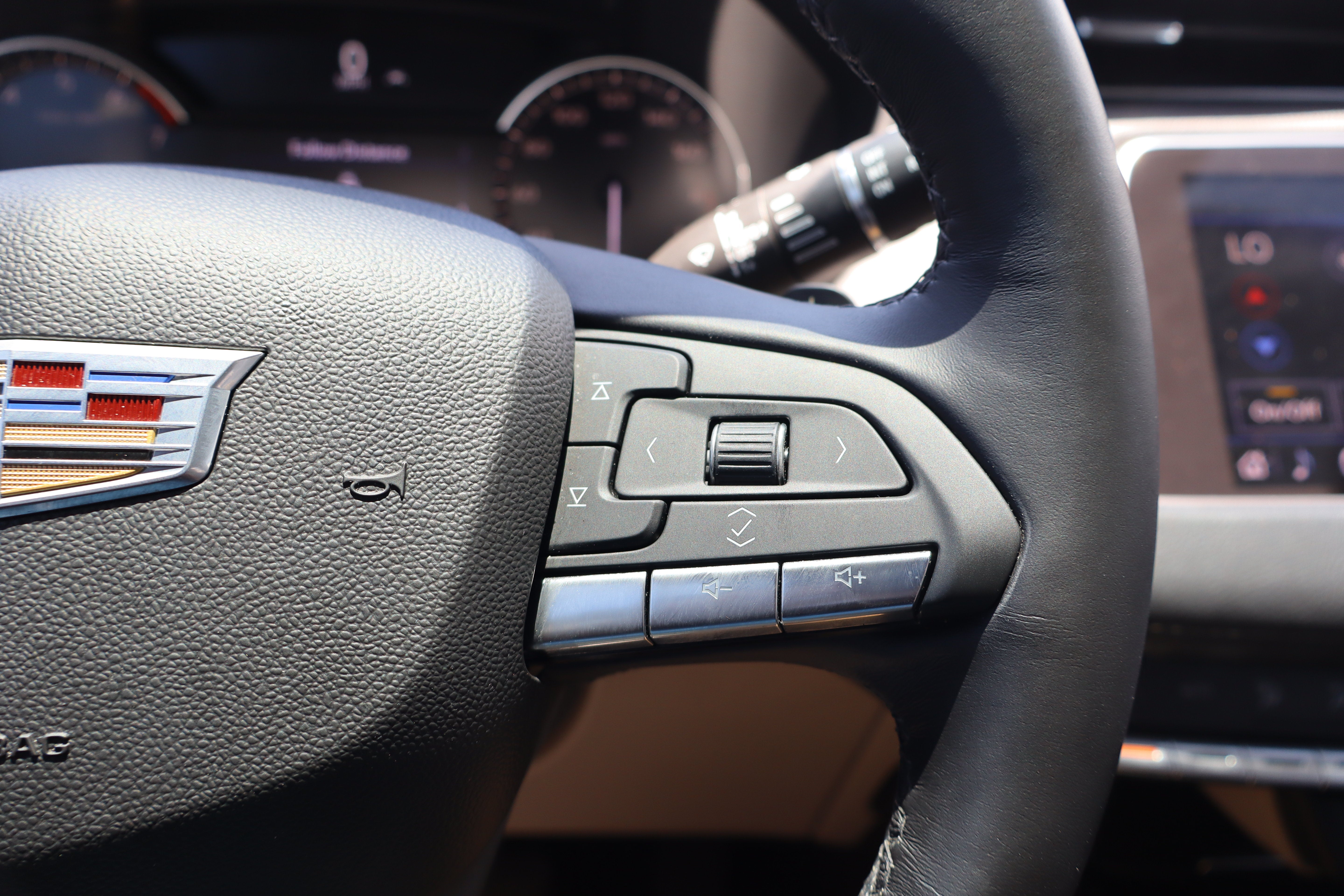 2022 Cadillac XT4 FWD Premium Luxury