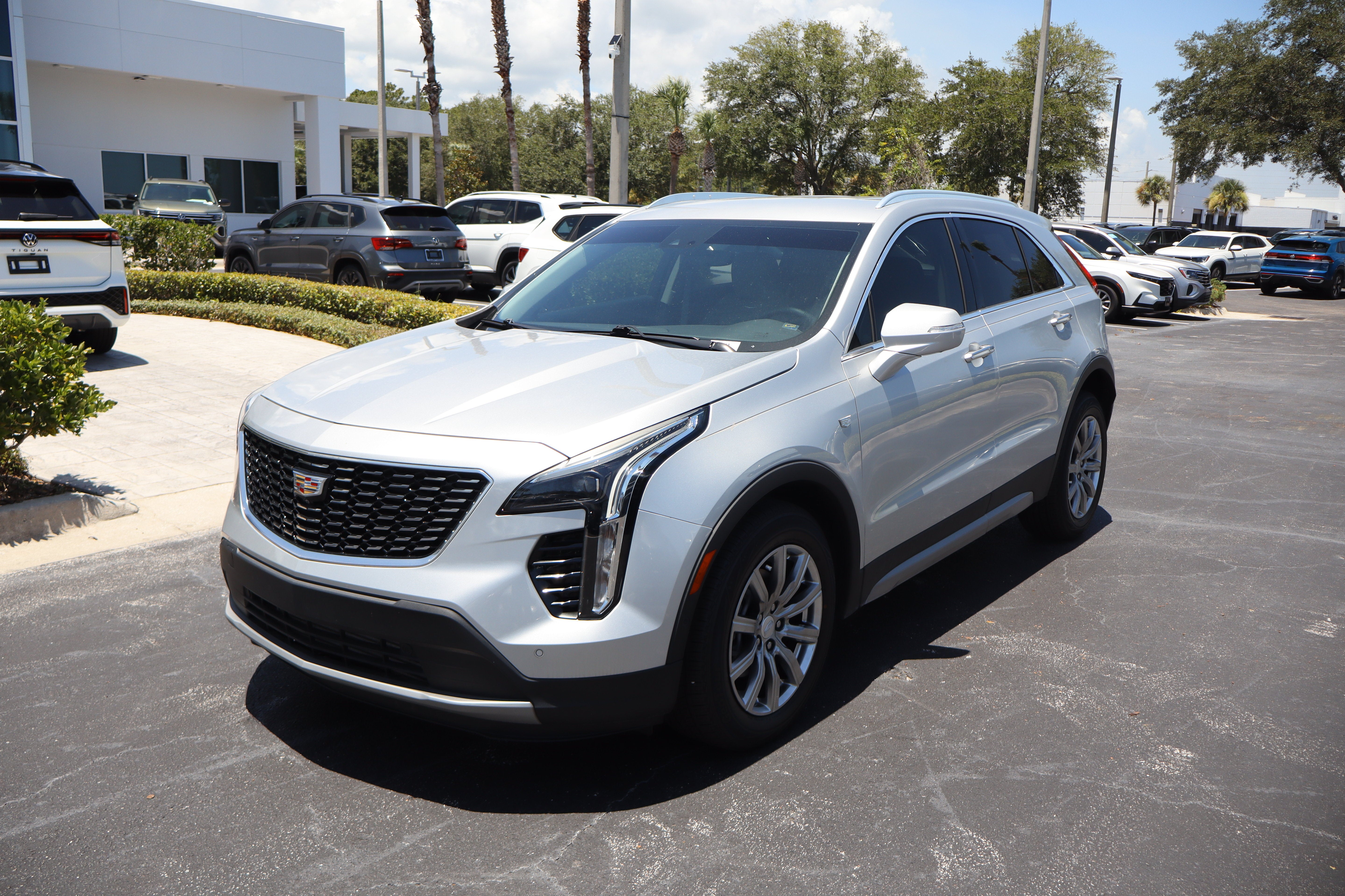 2022 Cadillac XT4 FWD Premium Luxury