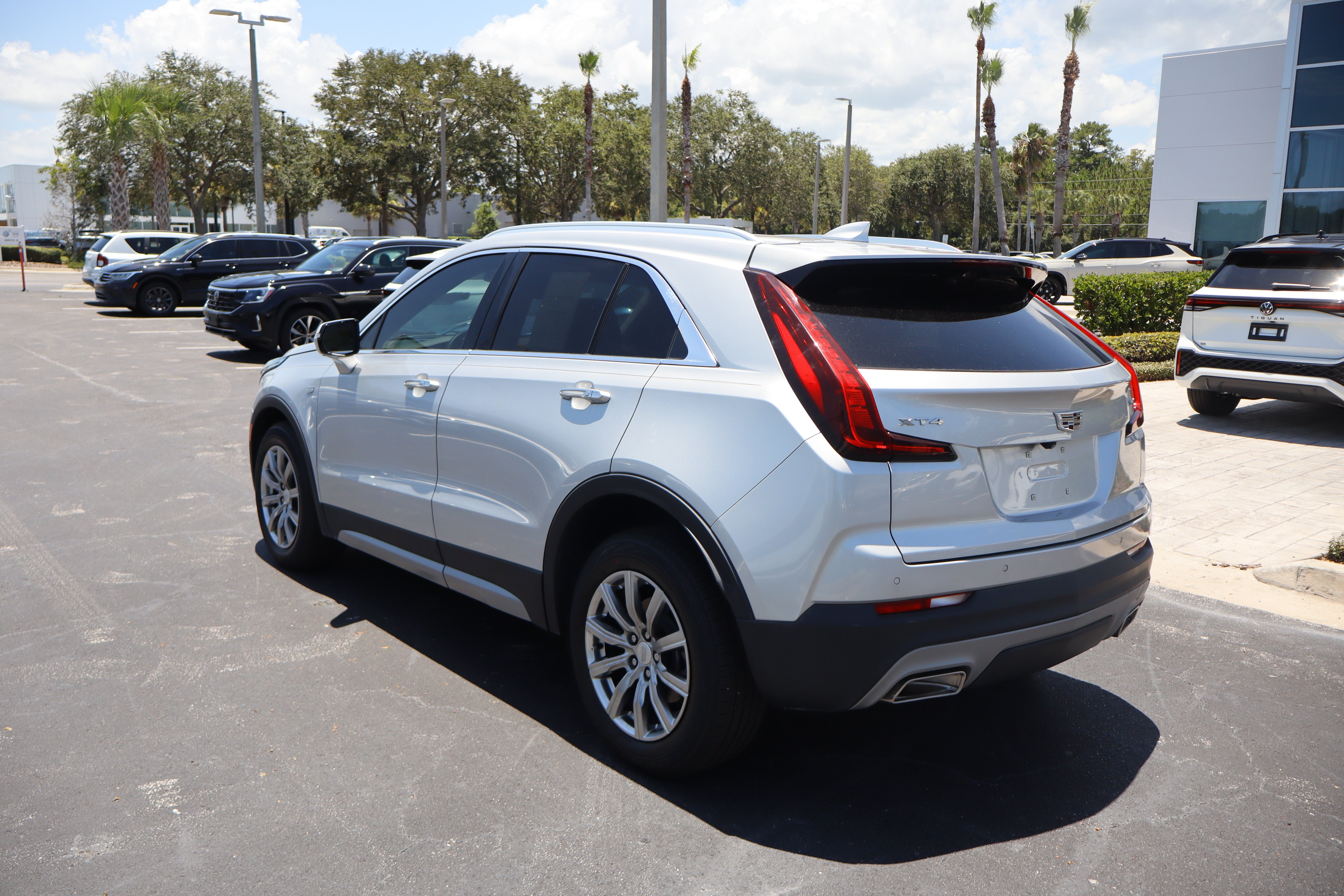 2022 Cadillac XT4 FWD Premium Luxury