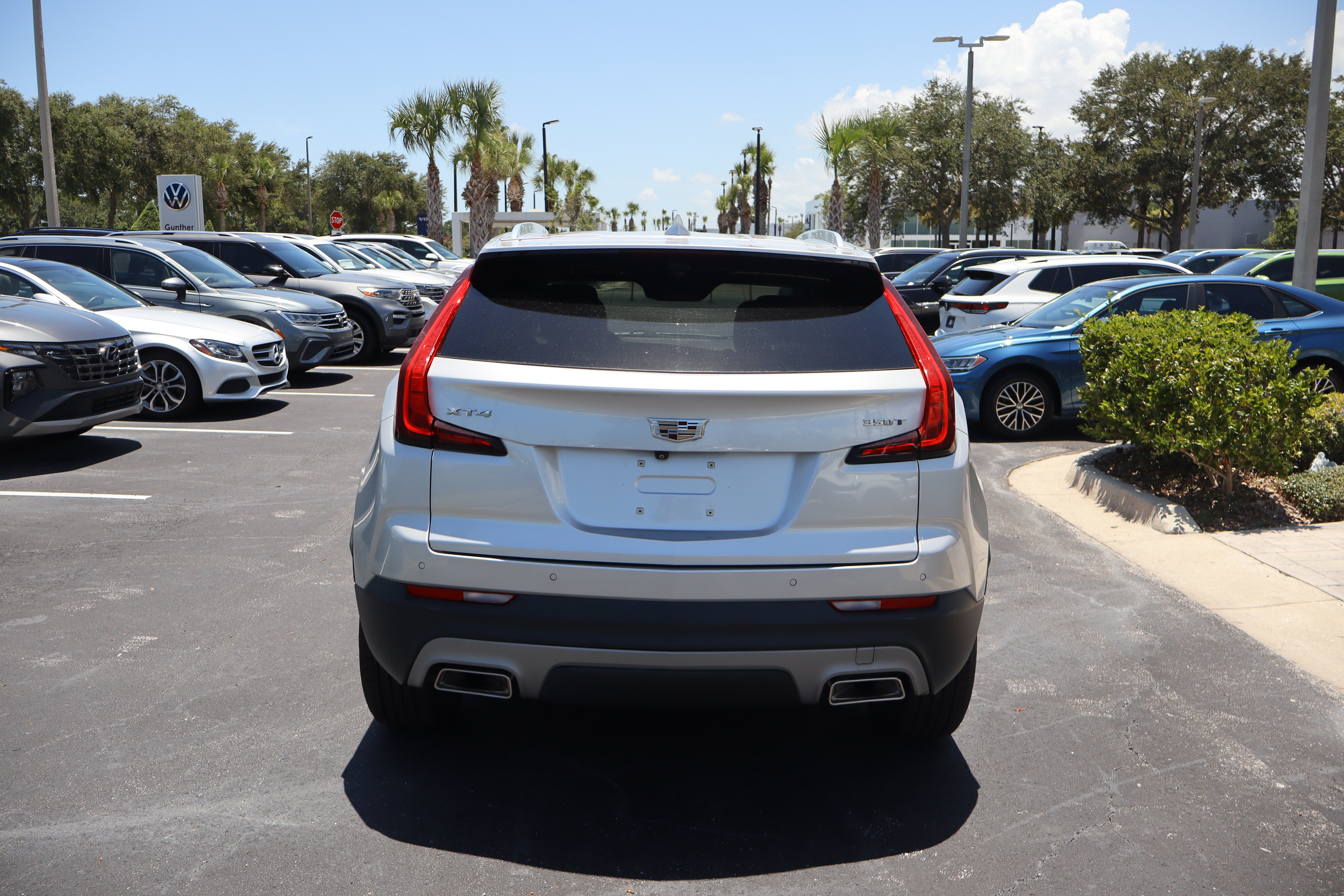 2022 Cadillac XT4 FWD Premium Luxury