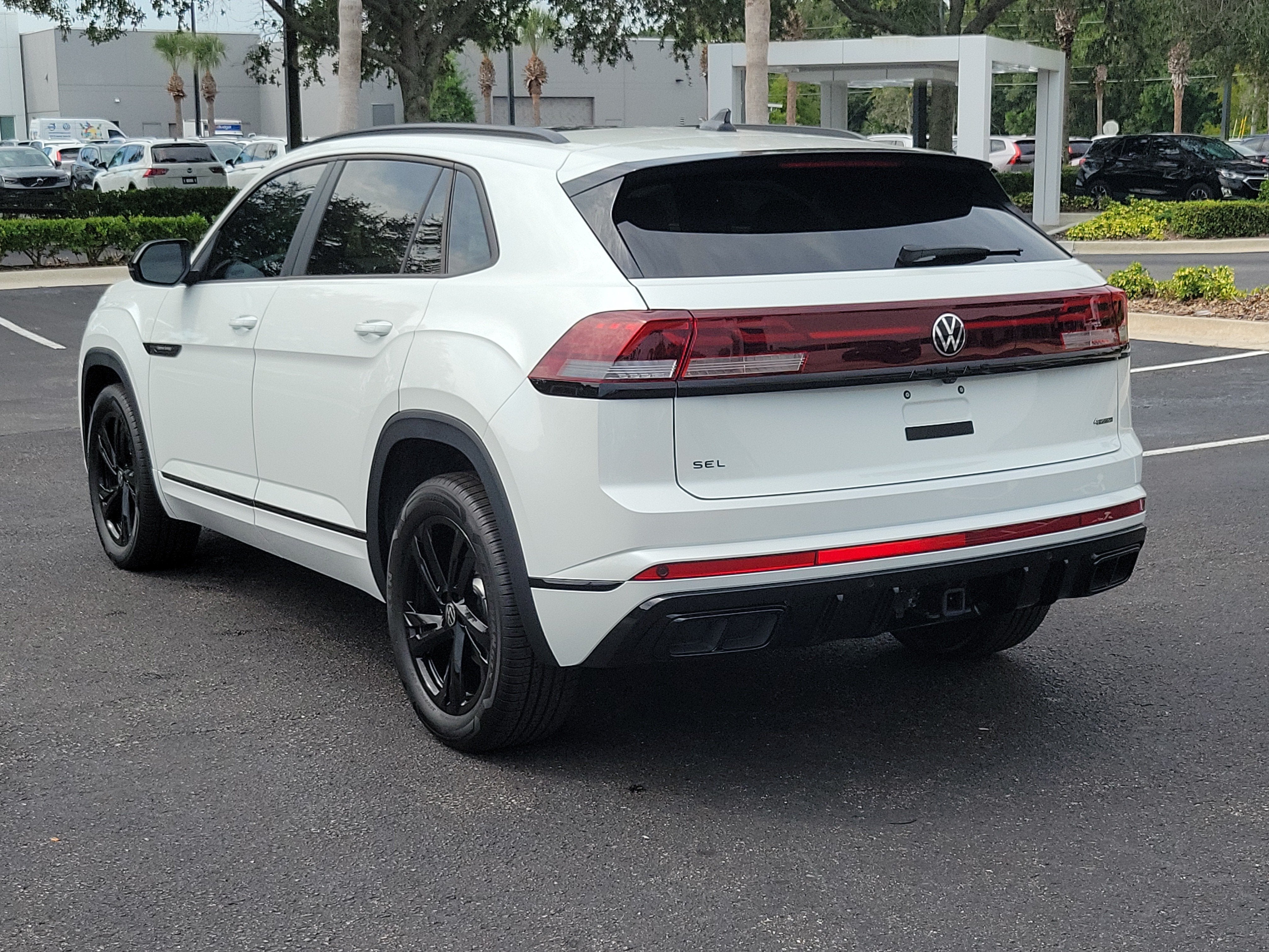 2026 Volkswagen Atlas Cross Sport 2.0T SEL R-Line Black