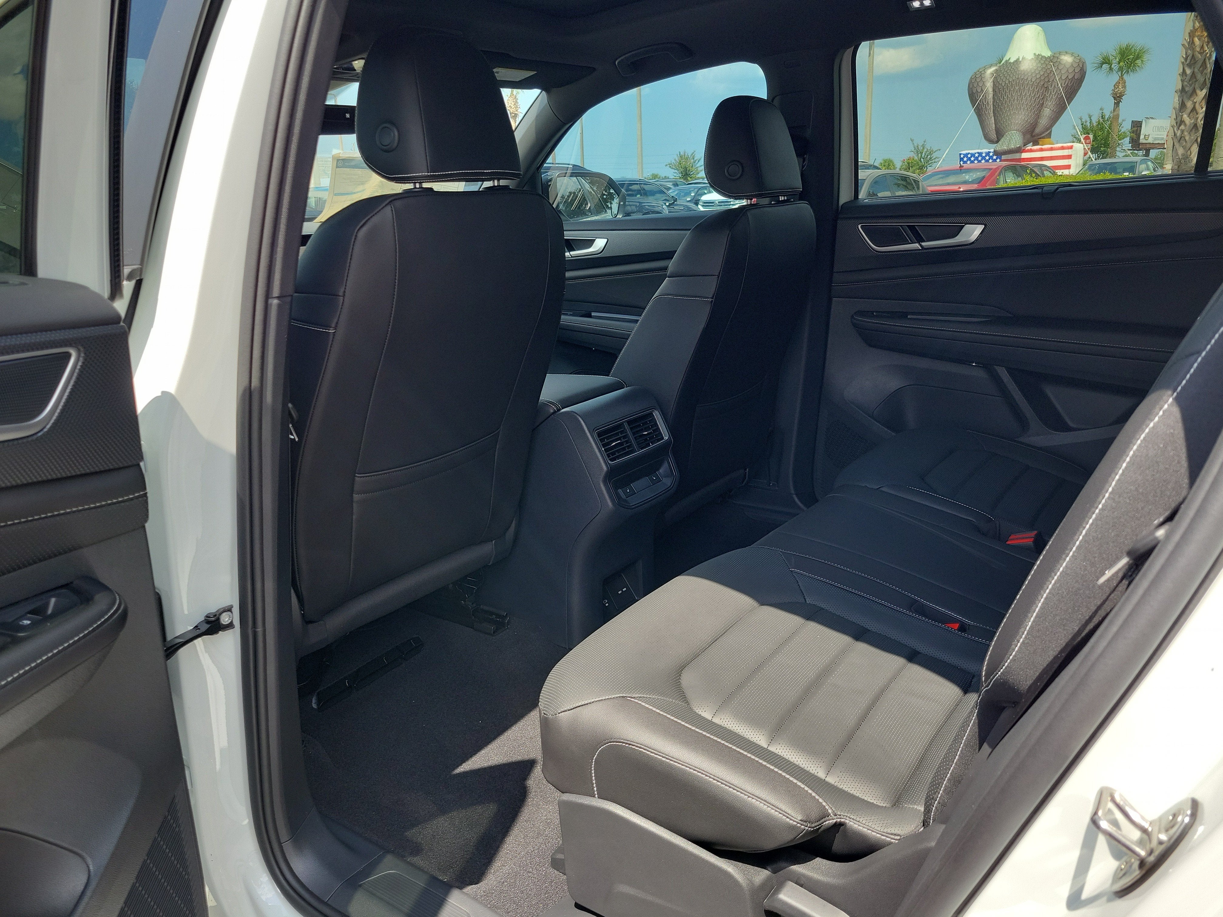 2026 Volkswagen Atlas Cross Sport 2.0T SEL R-Line Black