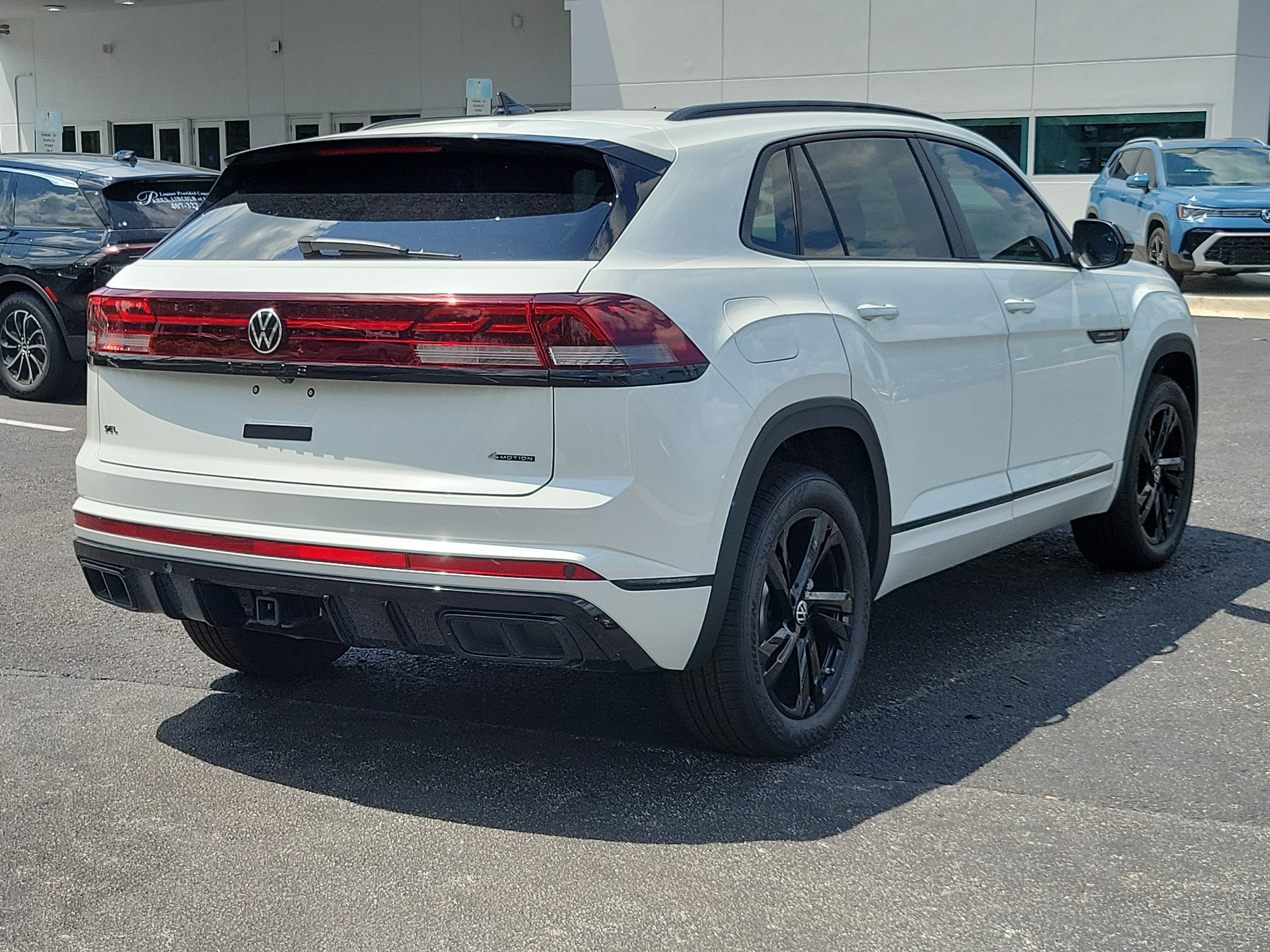 2026 Volkswagen Atlas Cross Sport 2.0T SEL R-Line Black