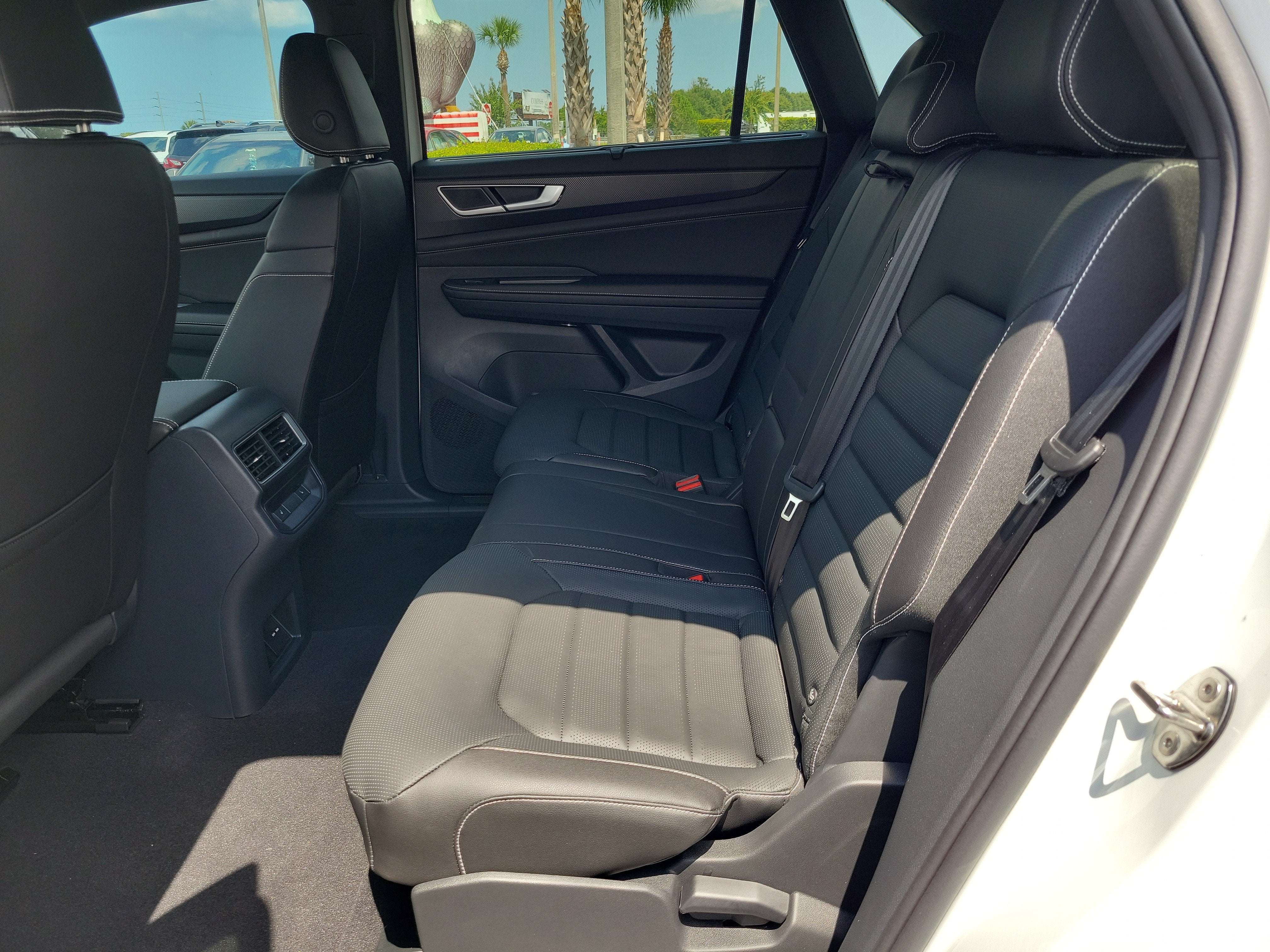 2026 Volkswagen Atlas Cross Sport 2.0T SEL R-Line Black