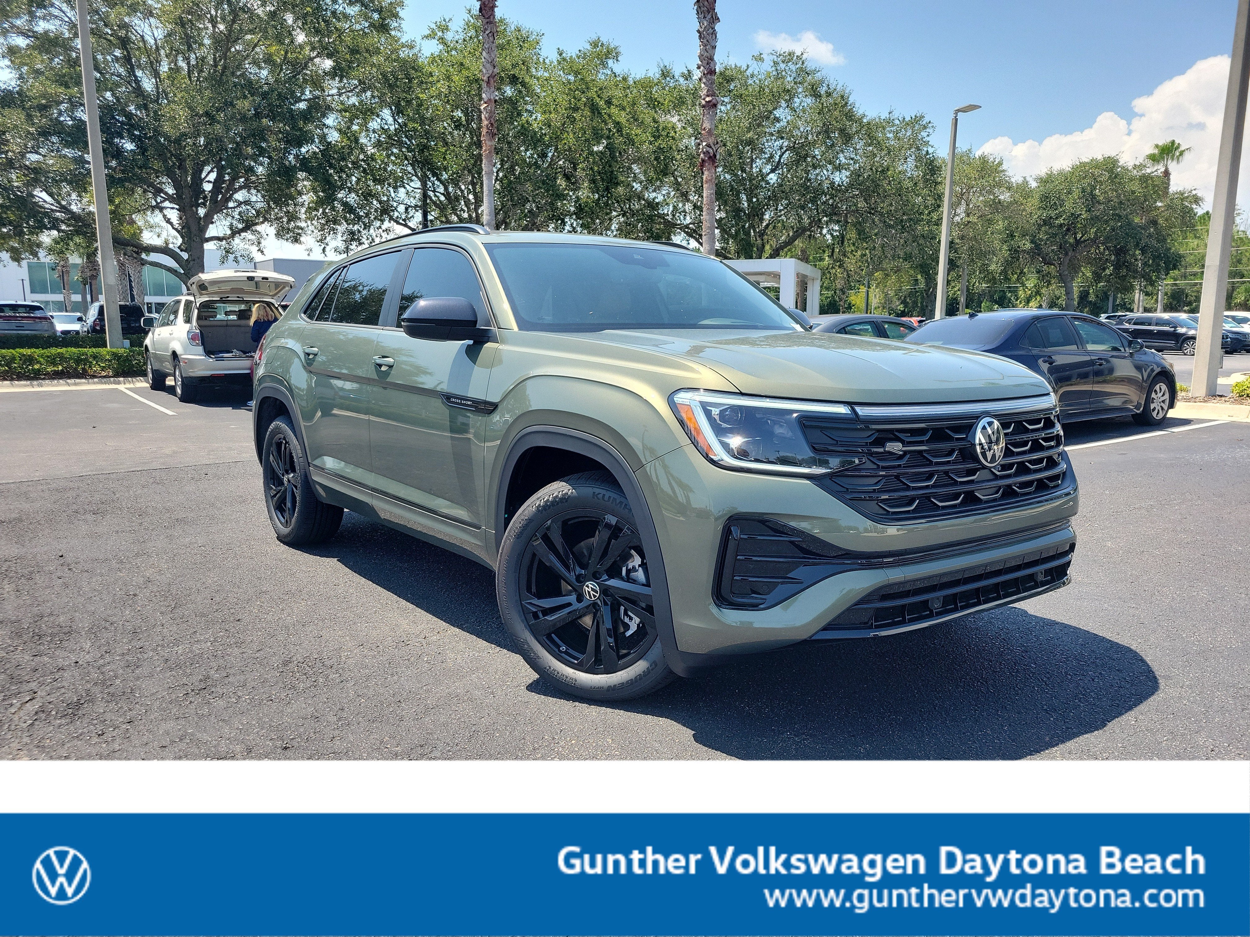 2026 Volkswagen Atlas Cross Sport 2.0T SEL R-Line Black