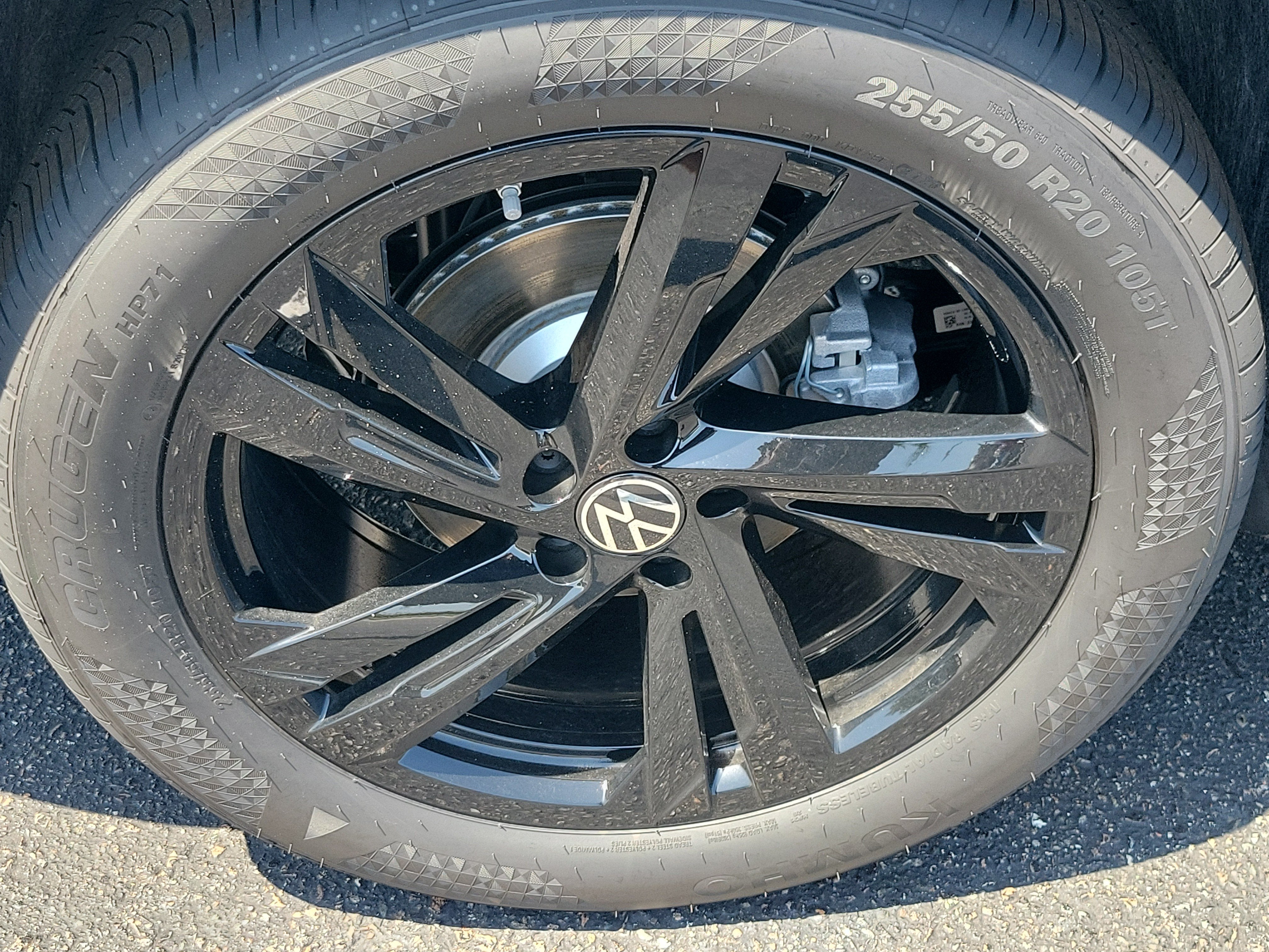 2026 Volkswagen Atlas Cross Sport 2.0T SEL R-Line Black