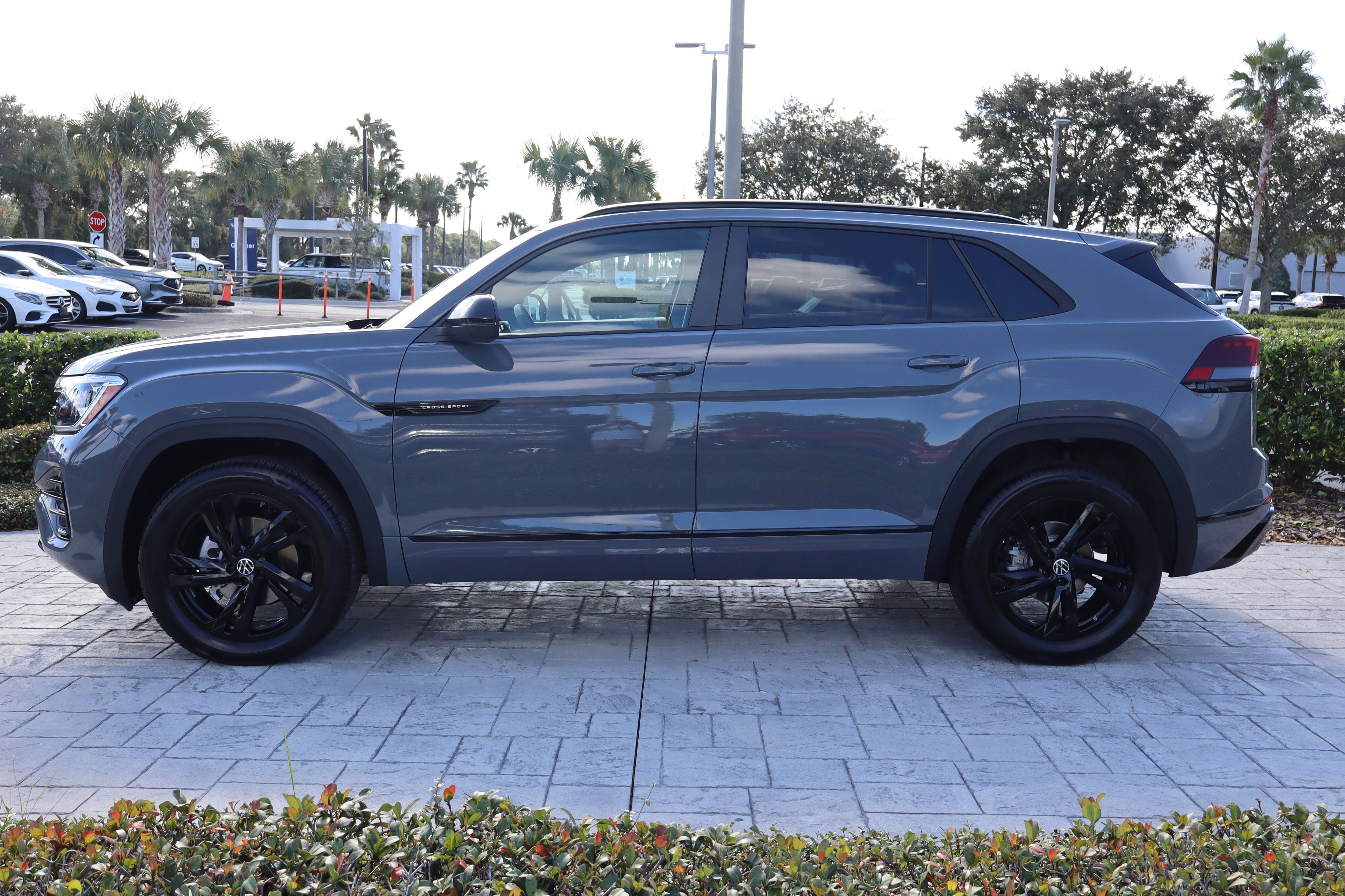 2026 Volkswagen Atlas Cross Sport 2.0T SEL R-Line Black