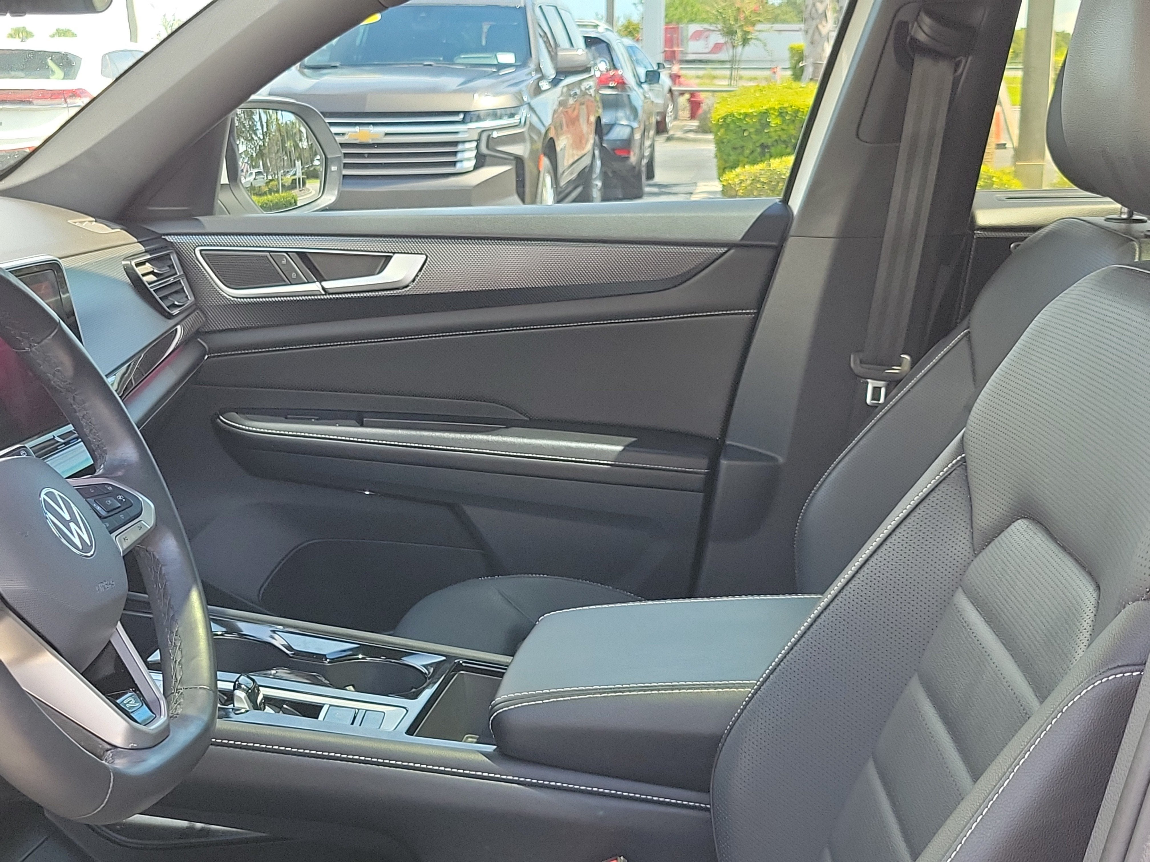 2024 Volkswagen Atlas Cross Sport 2.0T SEL R-Line