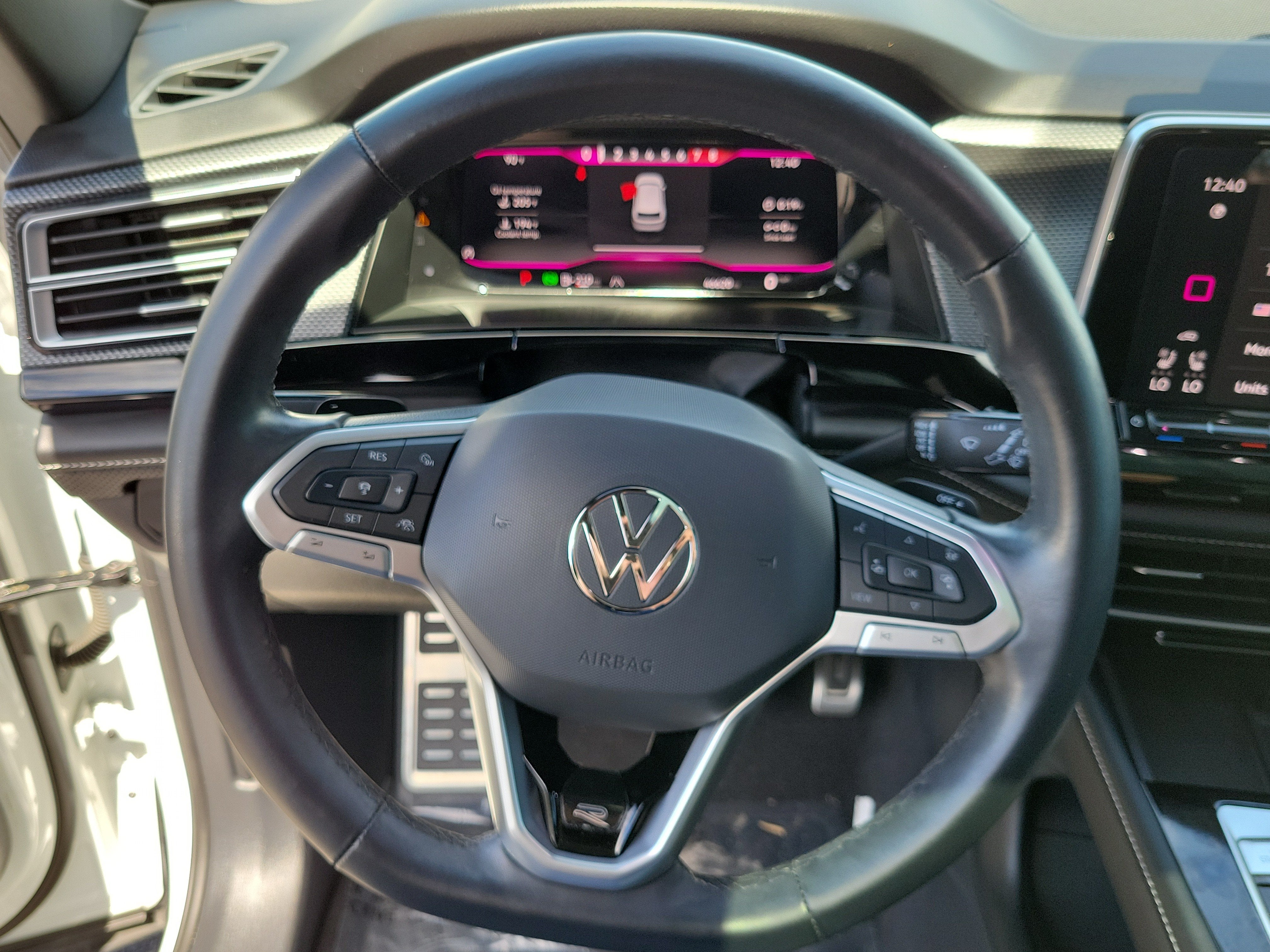2024 Volkswagen Atlas Cross Sport 2.0T SEL R-Line