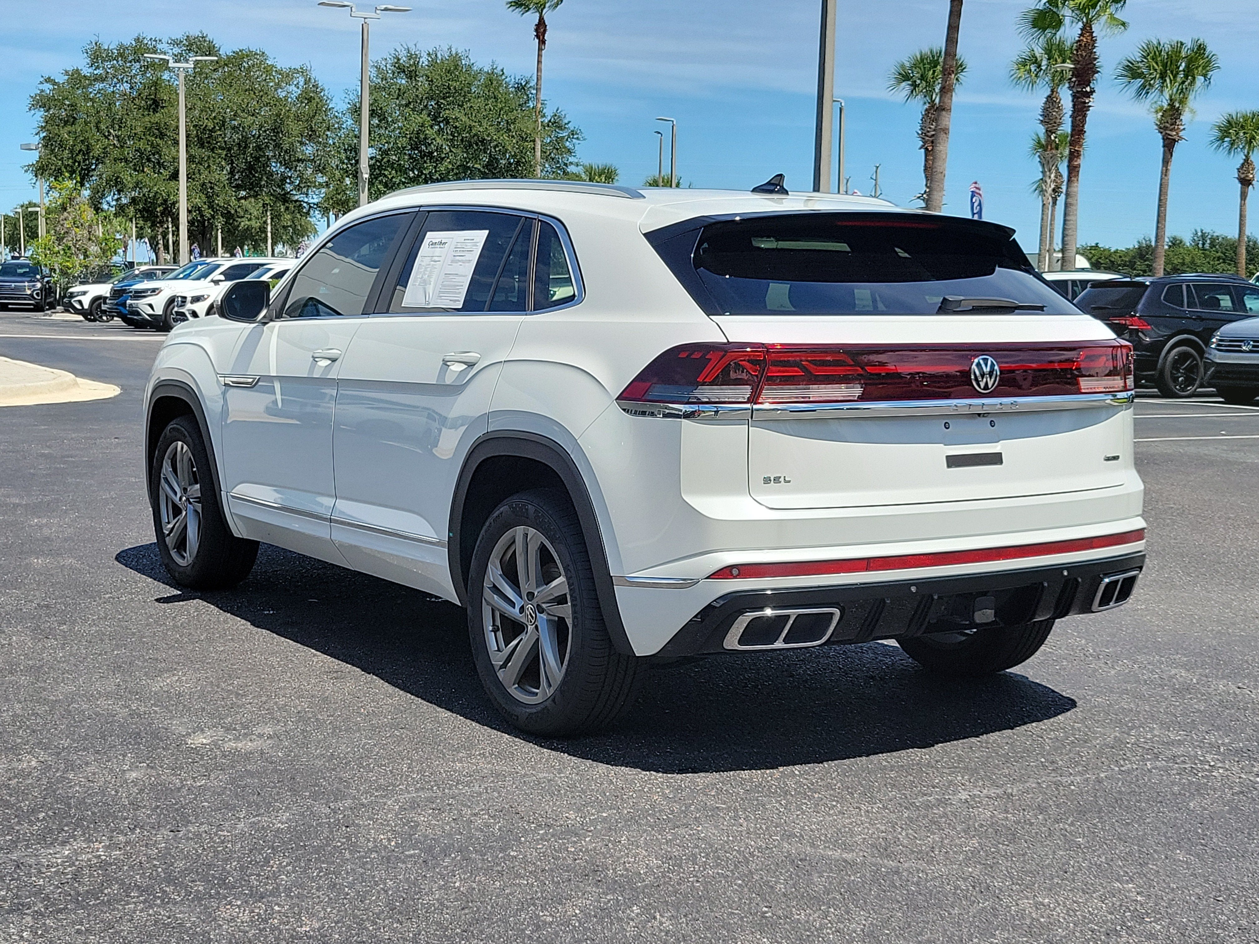 2024 Volkswagen Atlas Cross Sport 2.0T SEL R-Line