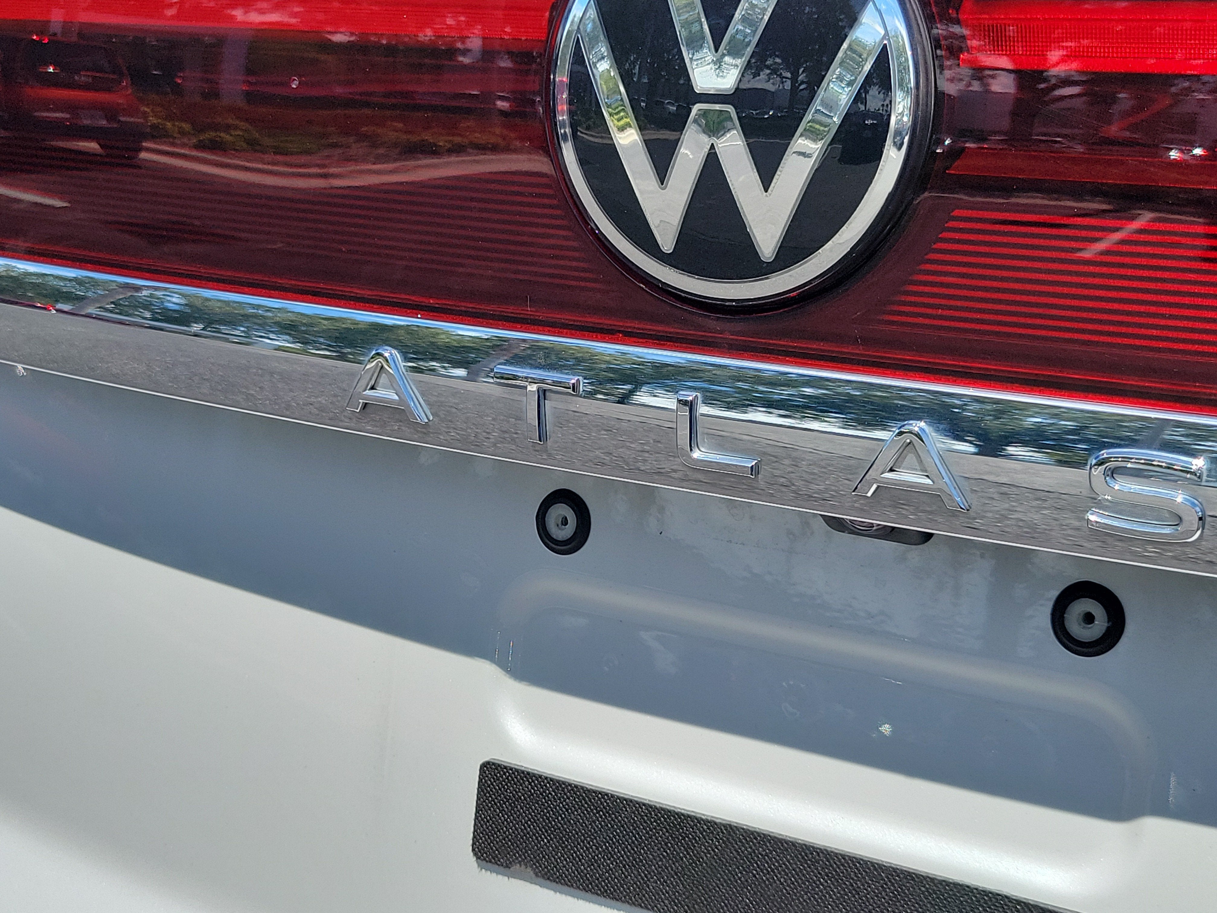 2024 Volkswagen Atlas Cross Sport 2.0T SEL R-Line