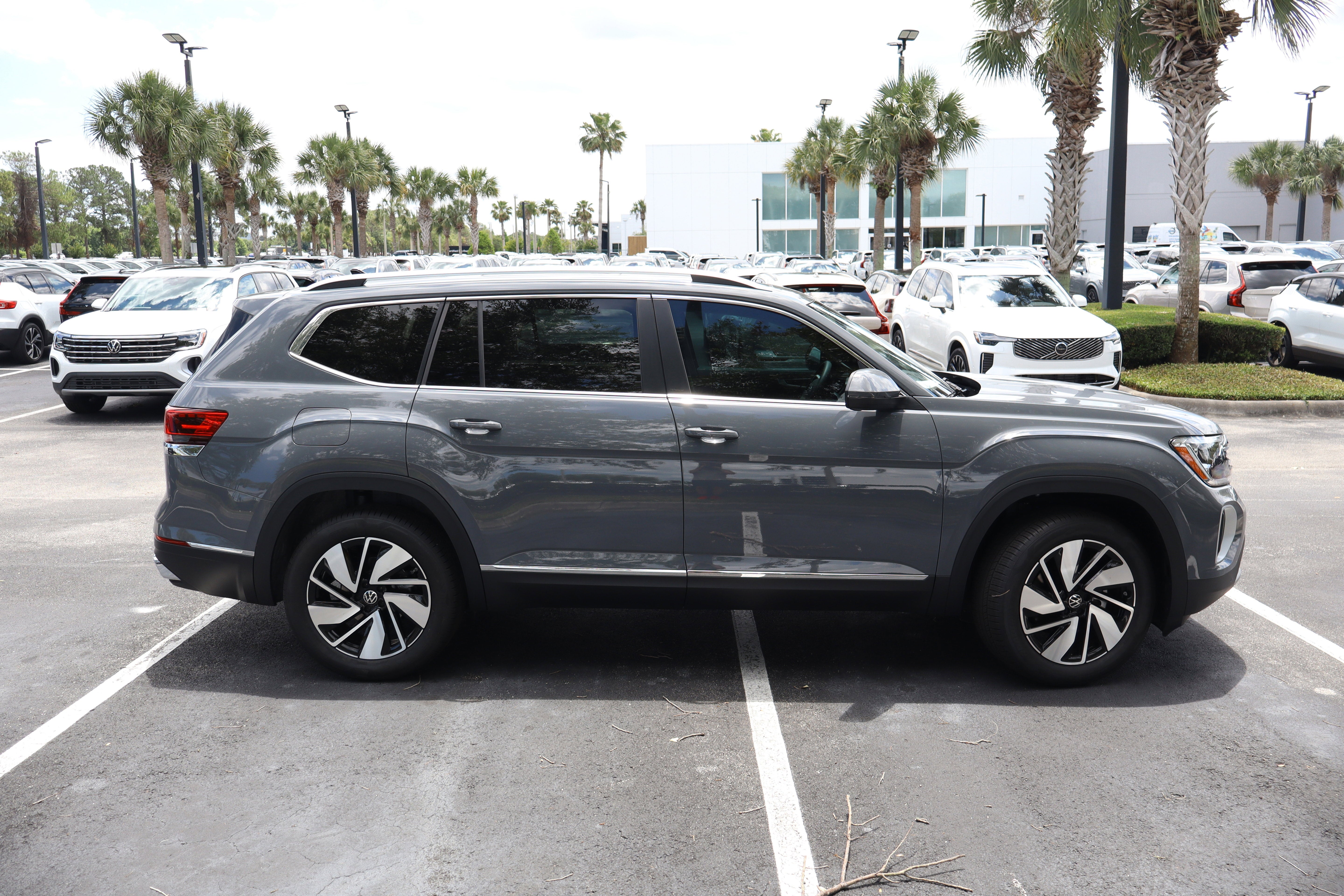 2026 Volkswagen Atlas 2.0T SEL