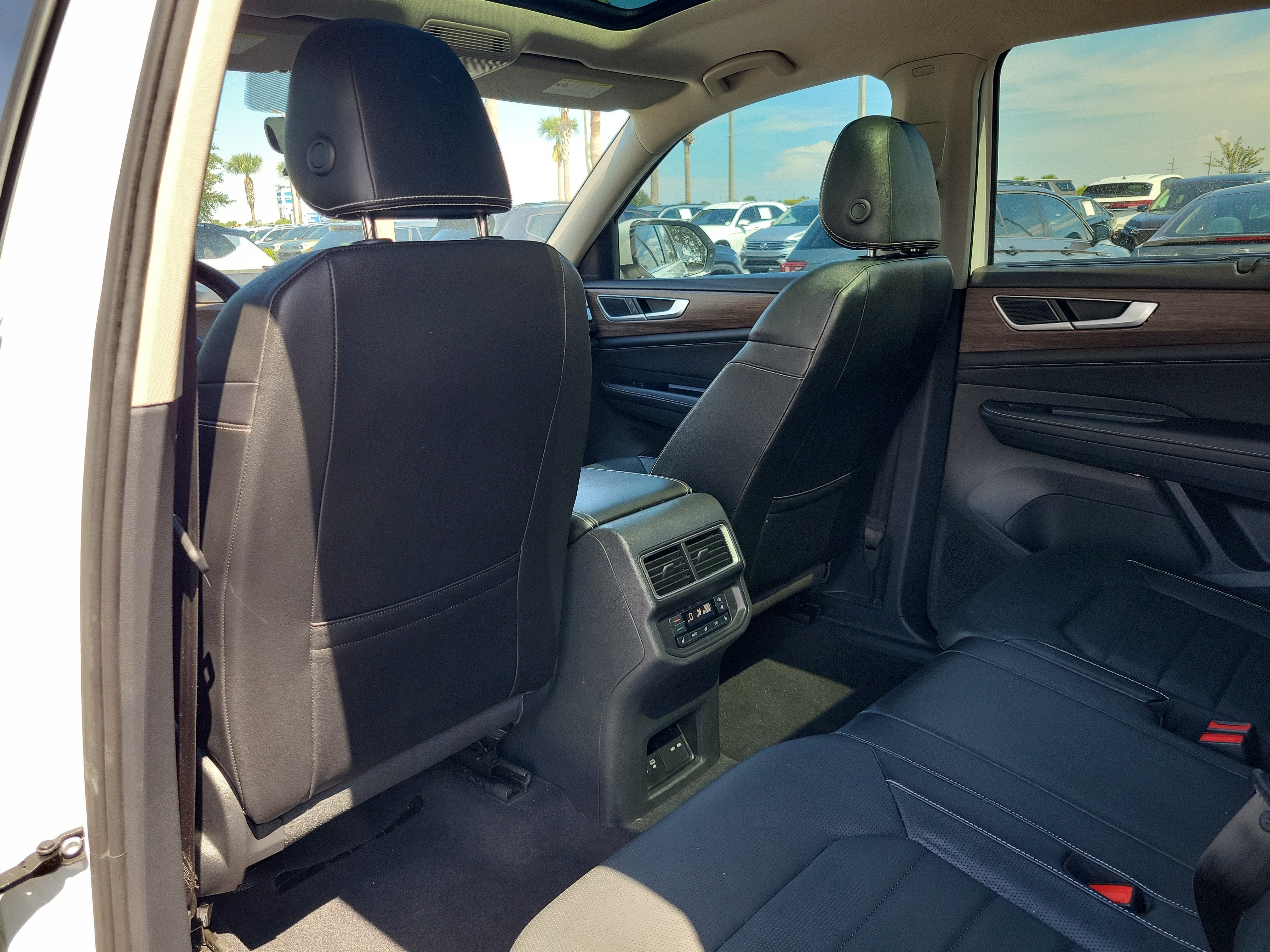 2024 Volkswagen Atlas 2.0T SEL