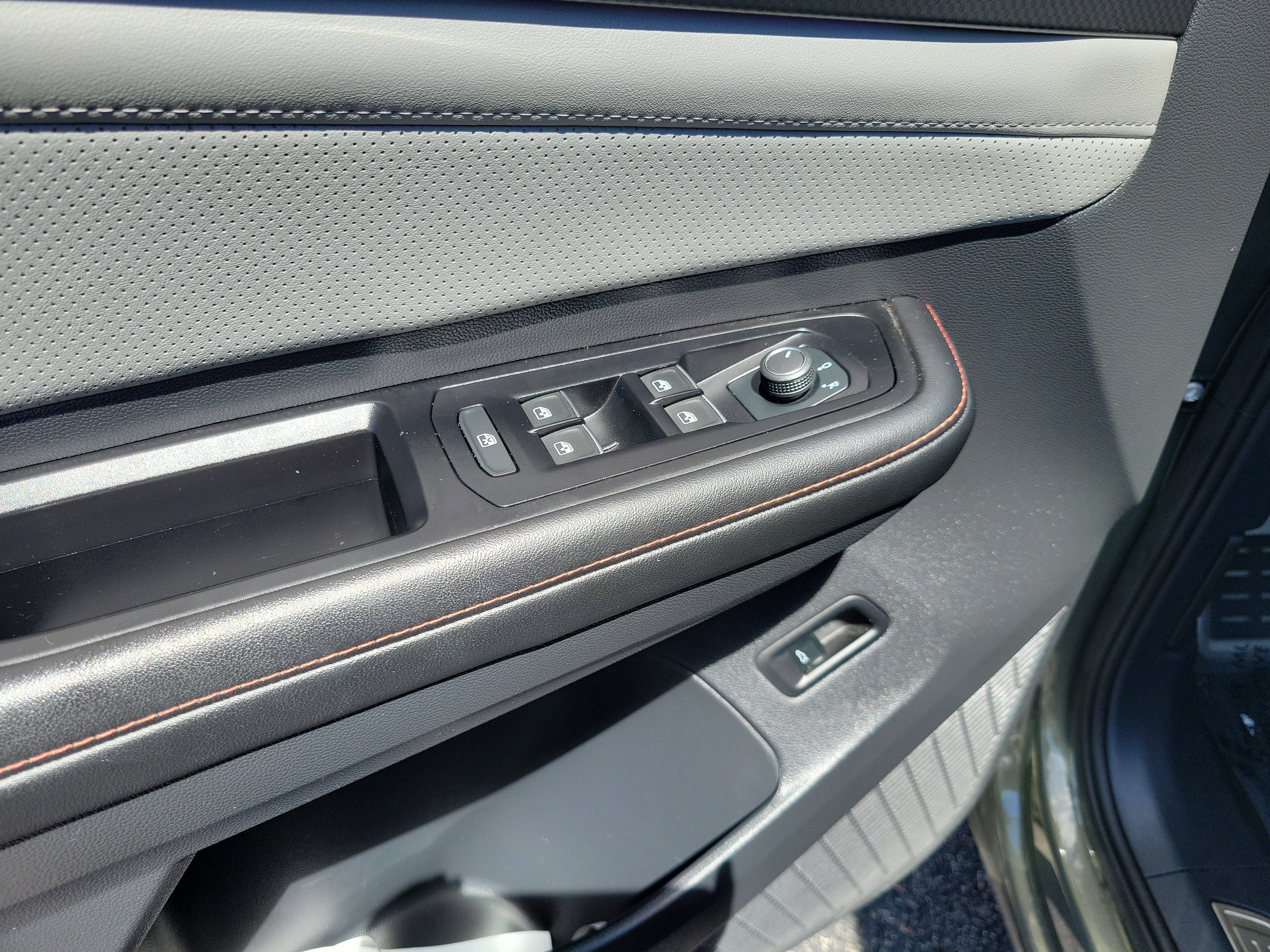 2024 Volkswagen Atlas 2.0T Peak Edition SE w/Technology