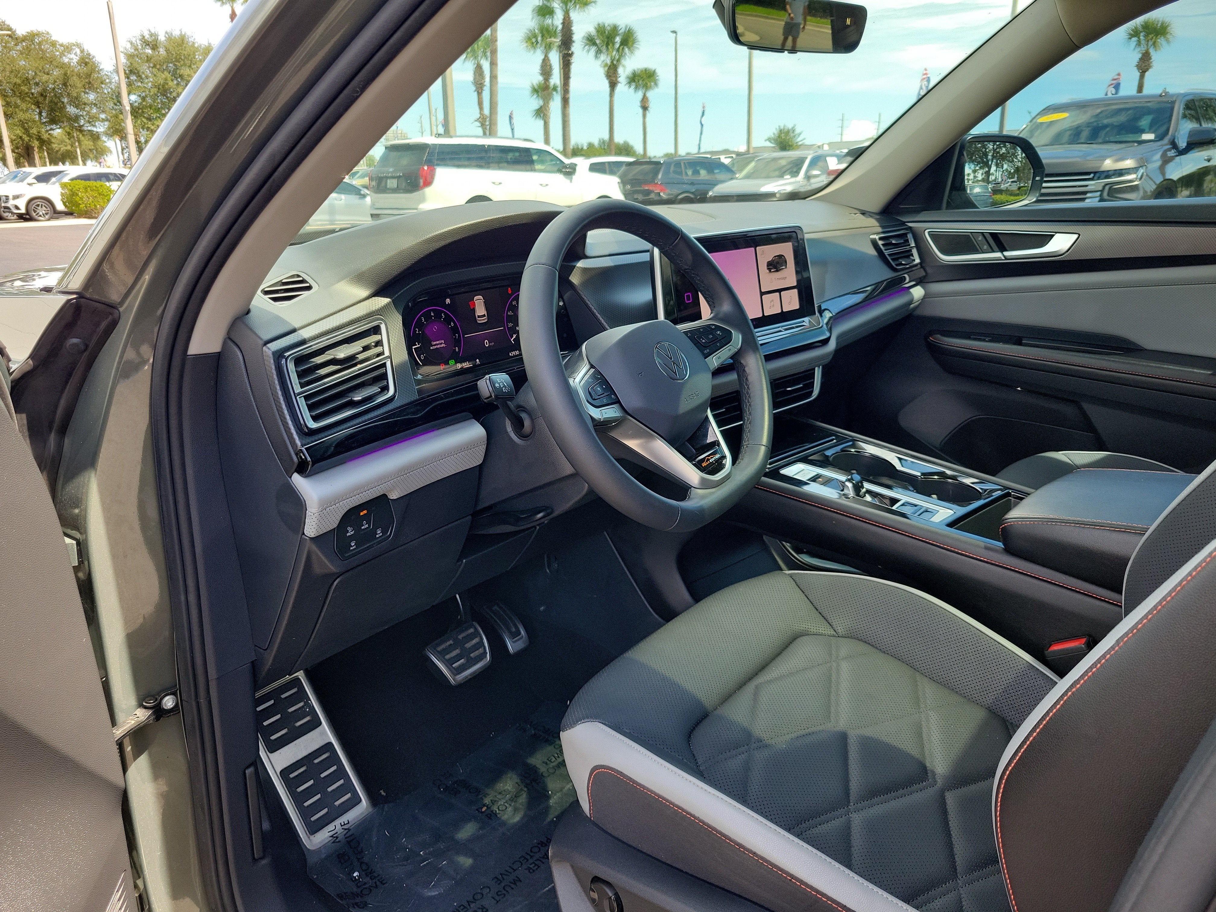 2024 Volkswagen Atlas 2.0T Peak Edition SE w/Technology