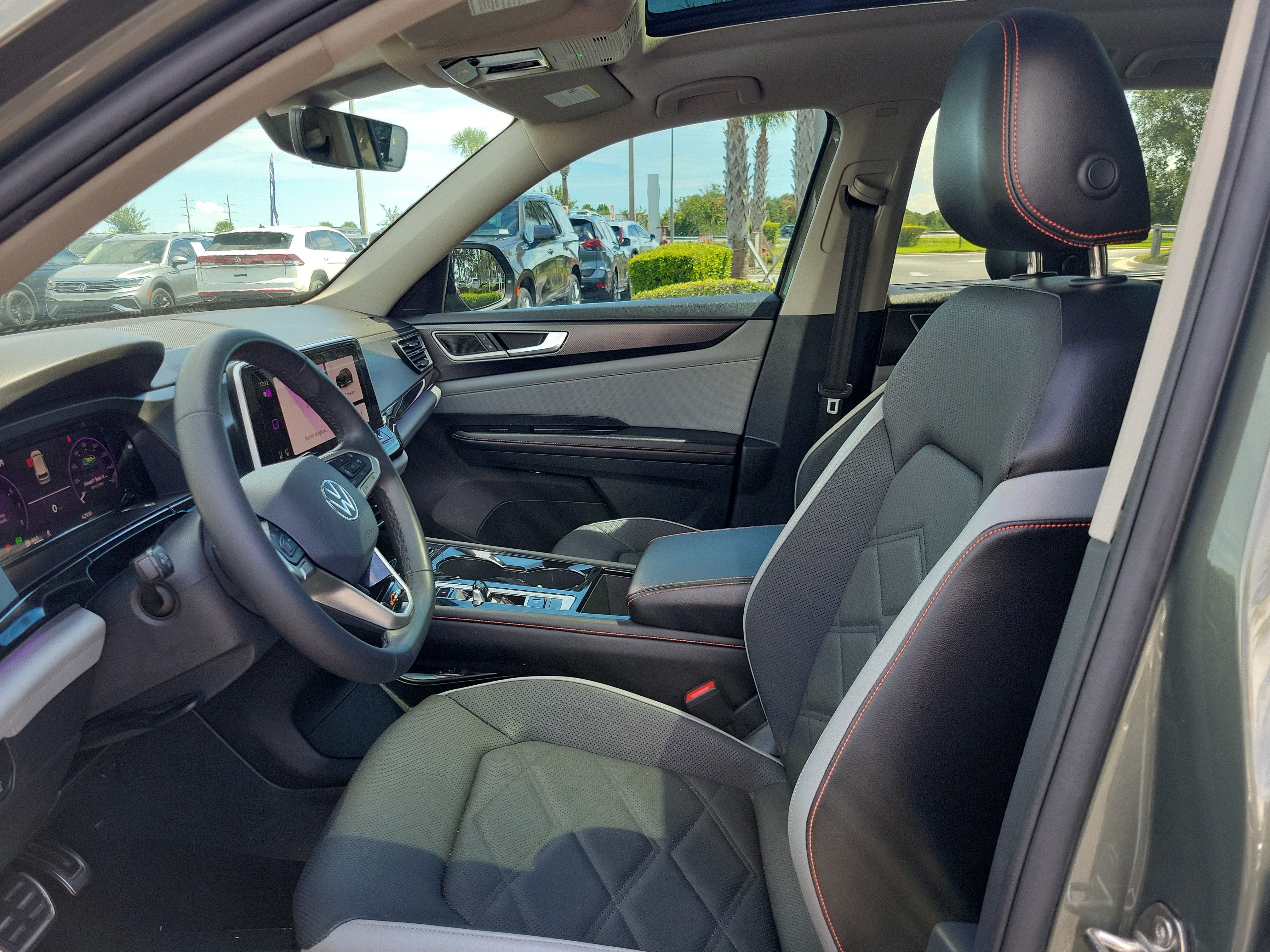 2024 Volkswagen Atlas 2.0T Peak Edition SE w/Technology