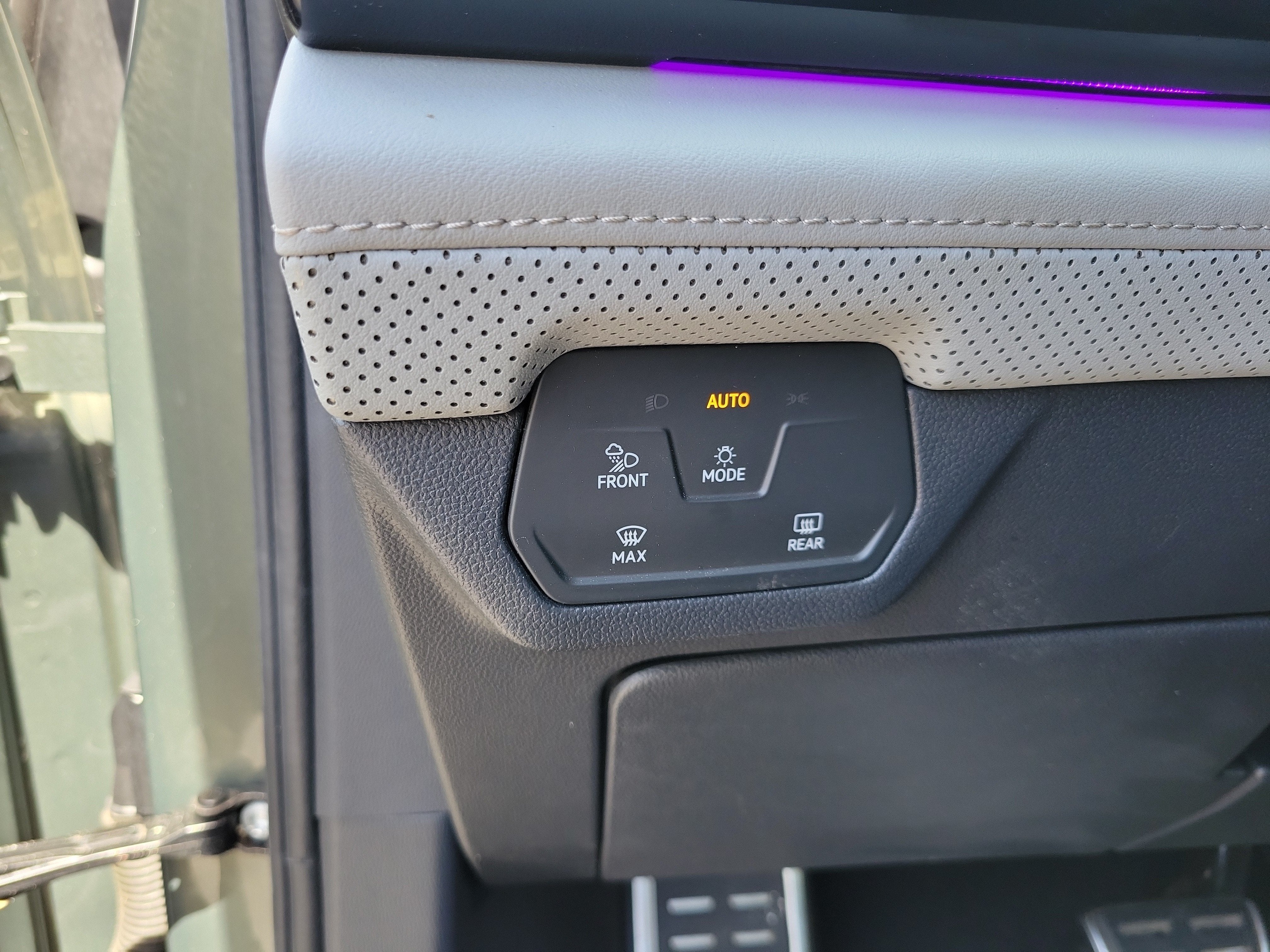 2024 Volkswagen Atlas 2.0T Peak Edition SE w/Technology