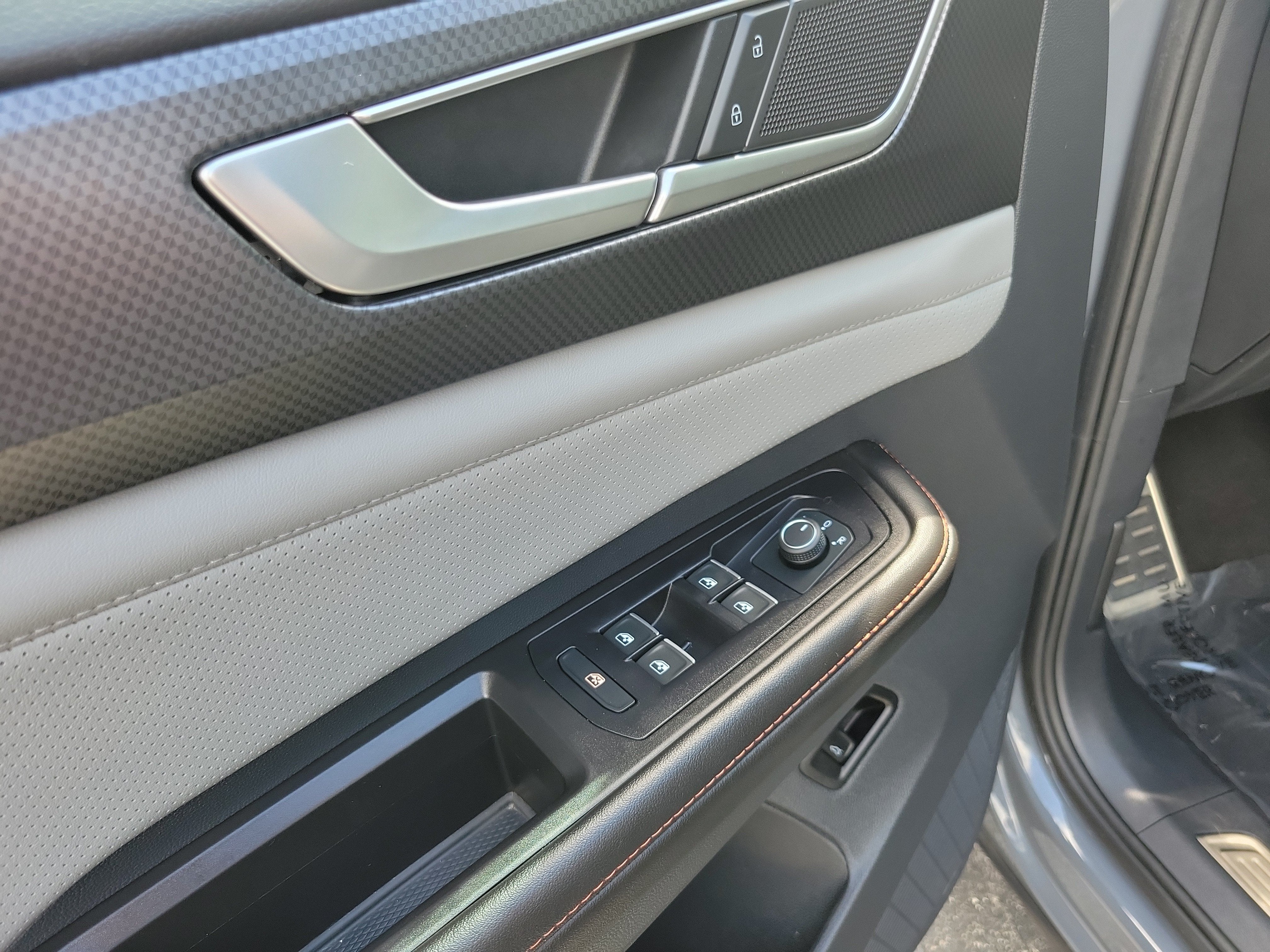2024 Volkswagen Atlas 2.0T Peak Edition SE w/Technology