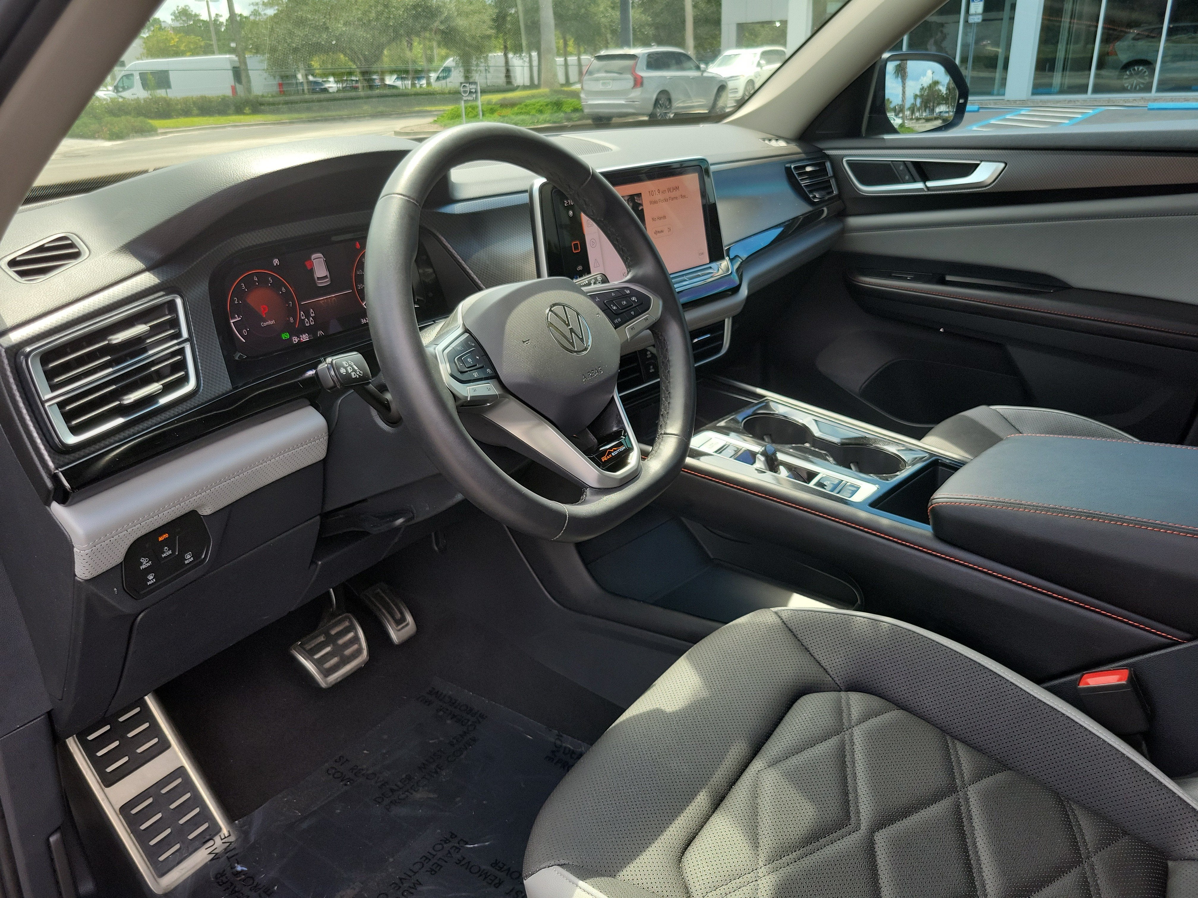 2024 Volkswagen Atlas 2.0T Peak Edition SE w/Technology