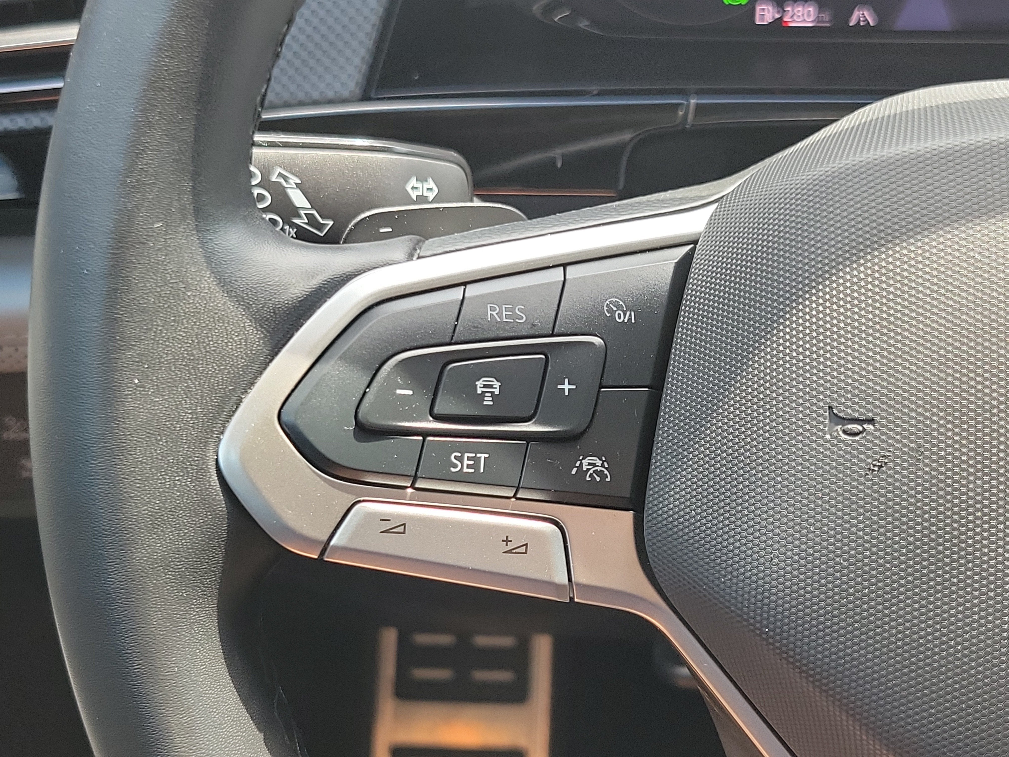 2024 Volkswagen Atlas 2.0T Peak Edition SE w/Technology