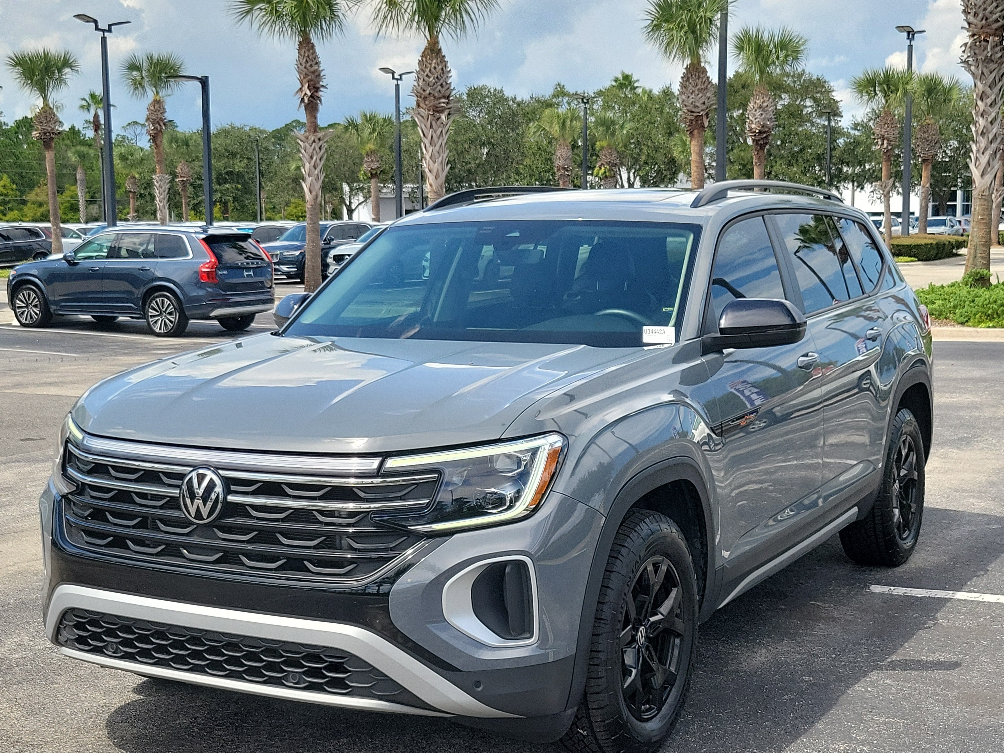 2024 Volkswagen Atlas 2.0T Peak Edition SE w/Technology