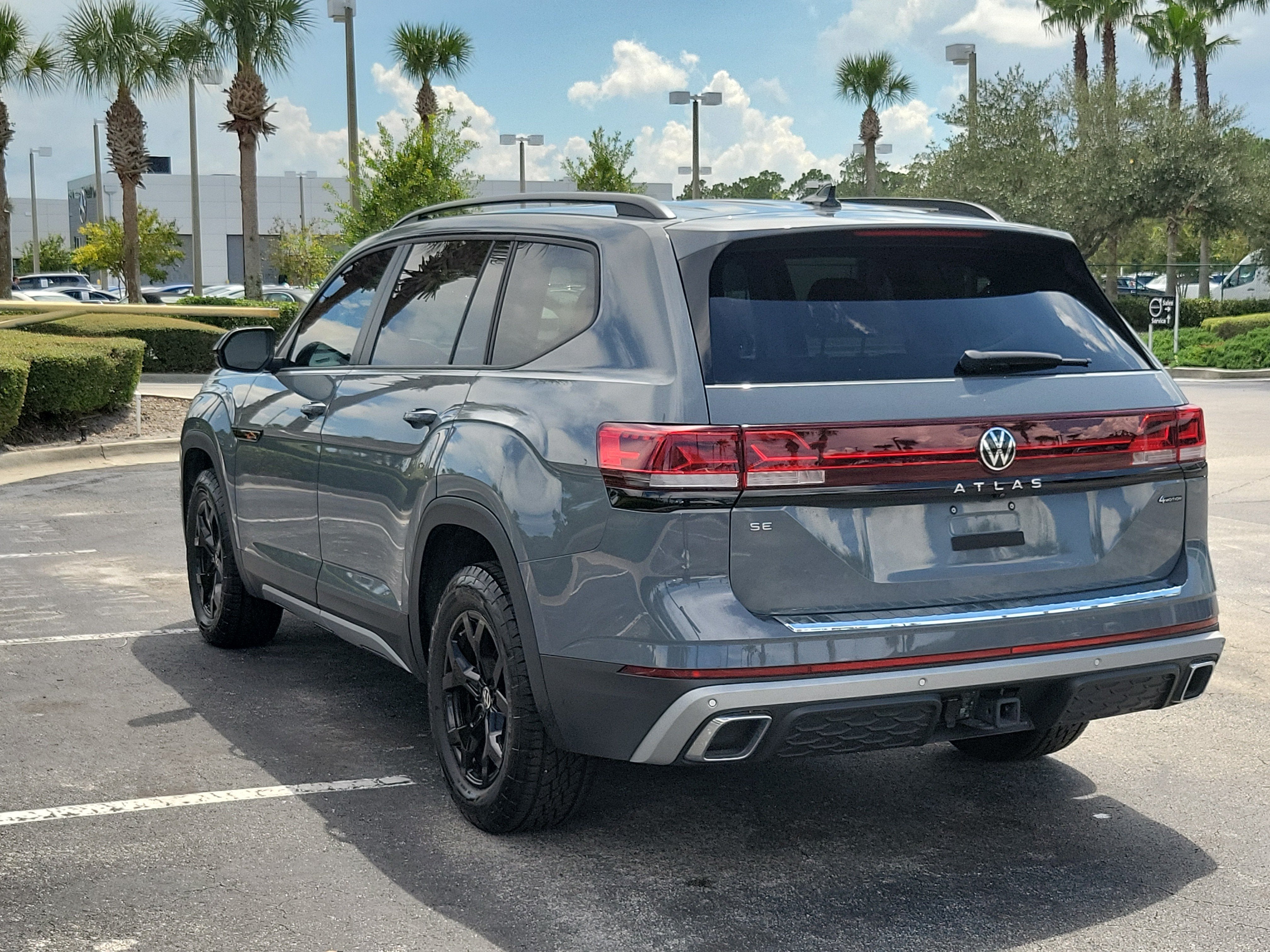 2024 Volkswagen Atlas 2.0T Peak Edition SE w/Technology