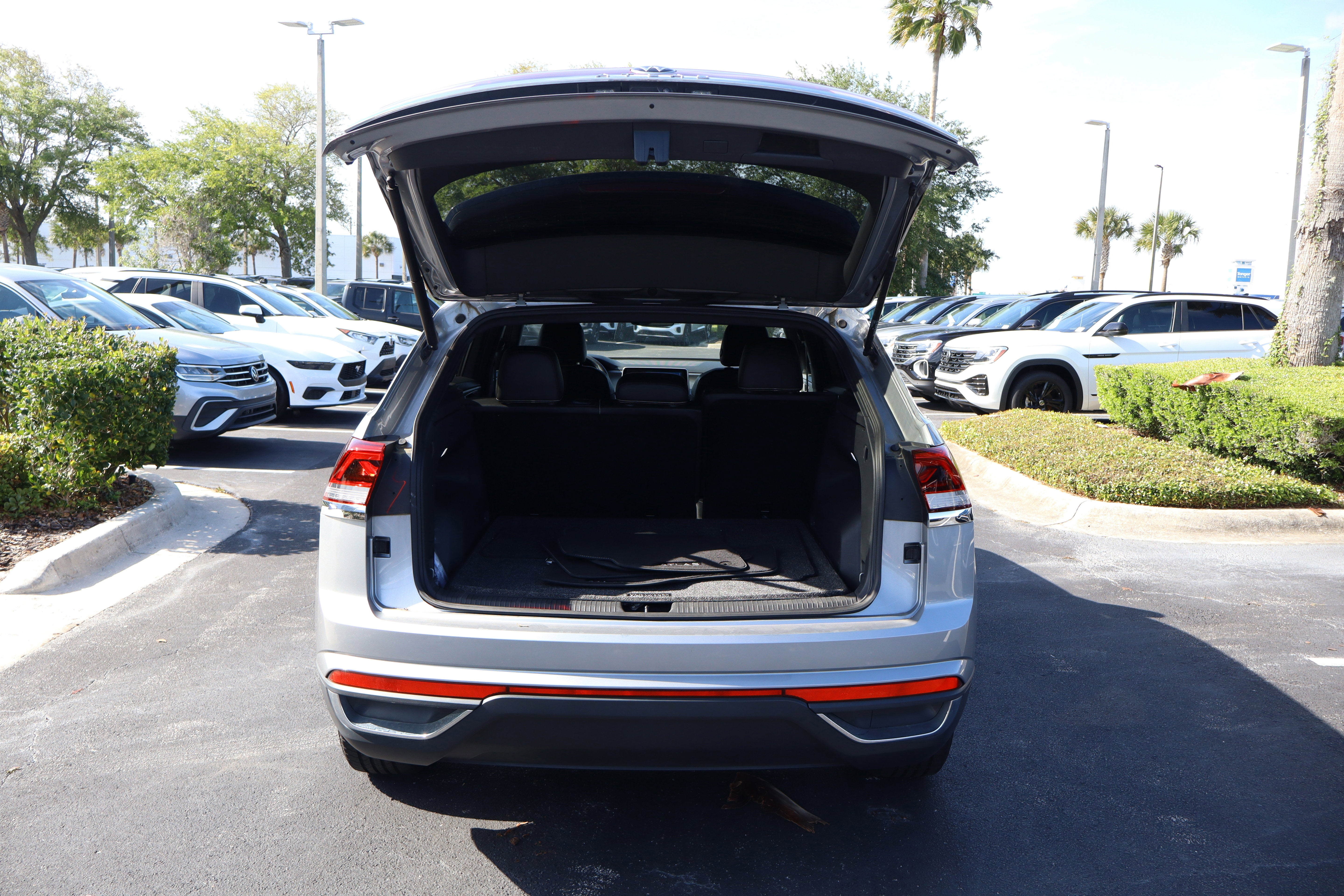 2024 Volkswagen Atlas Cross Sport 2.0T SE