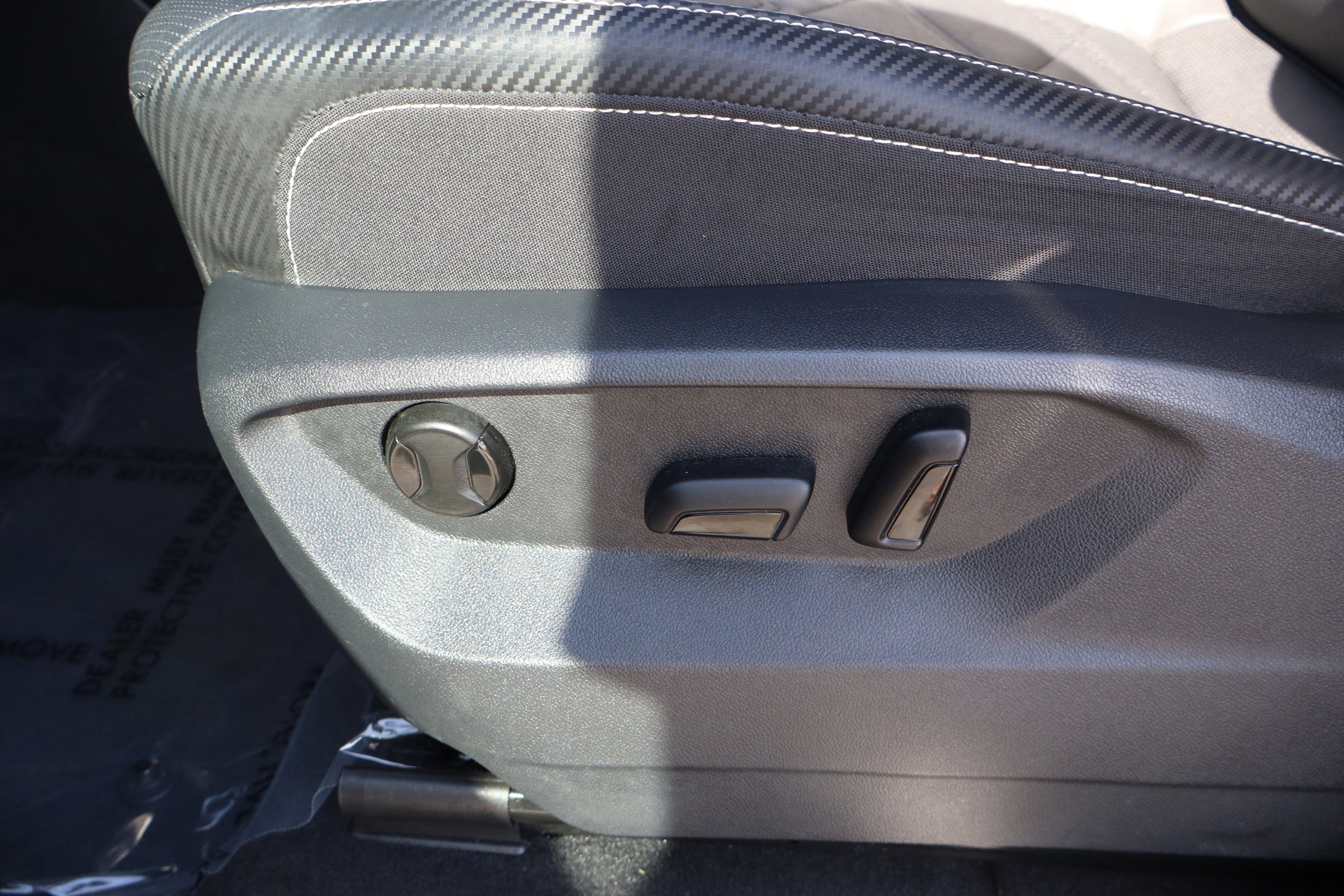 2024 Volkswagen Atlas Cross Sport 2.0T SE