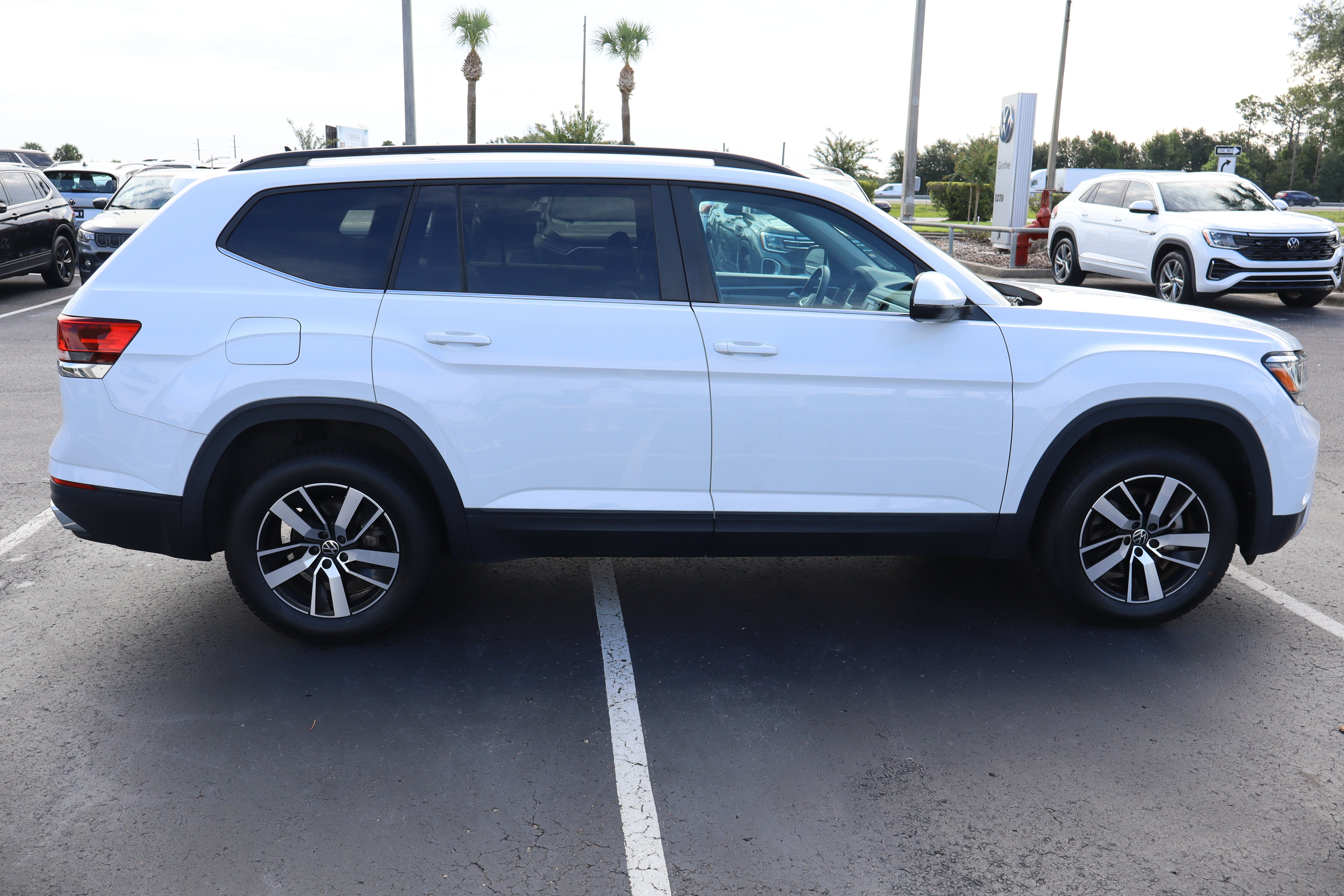 2023 Volkswagen Atlas 2.0T SE