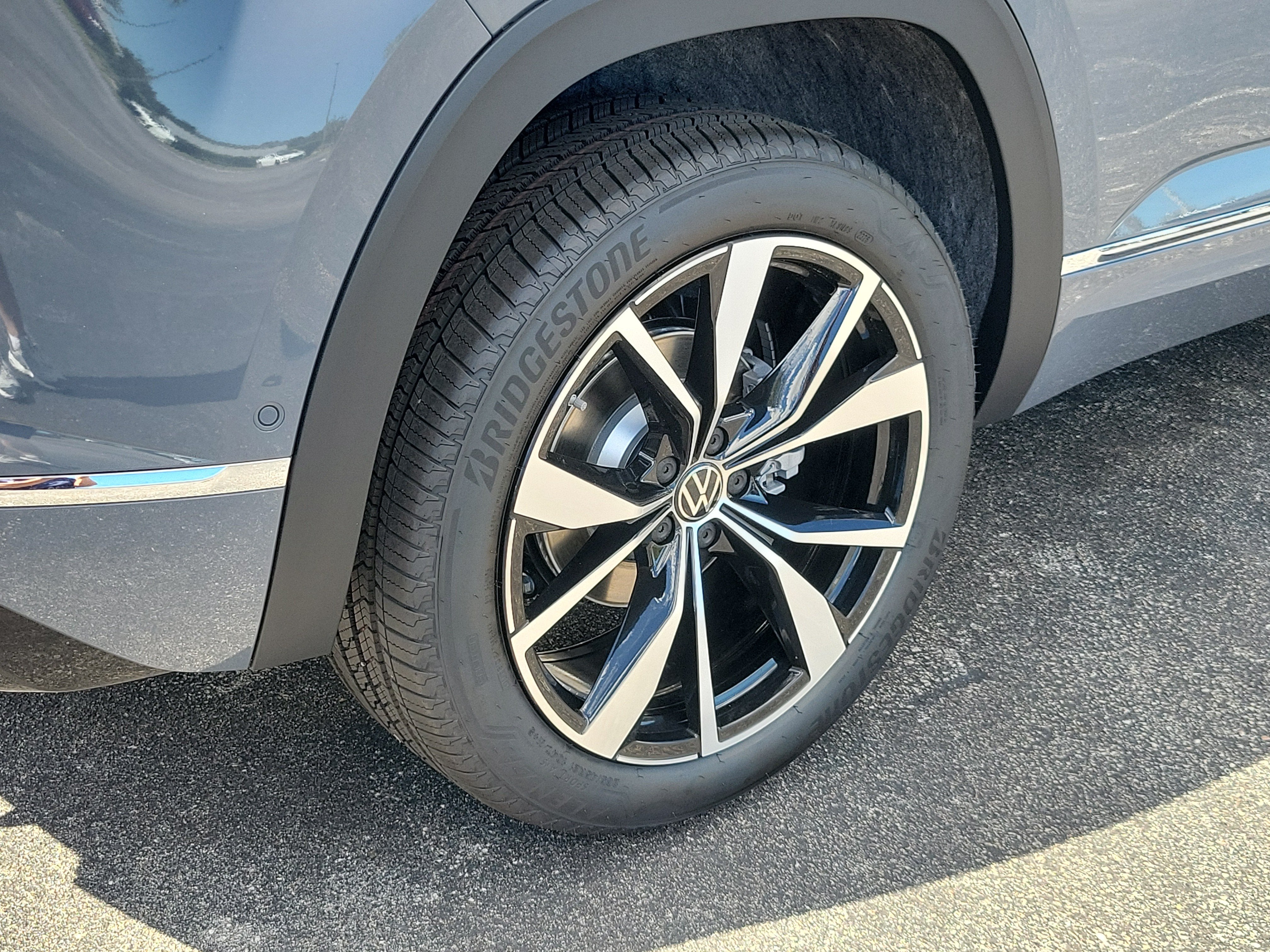 2026 Volkswagen Atlas Cross Sport 2.0T SEL Premium R-Line