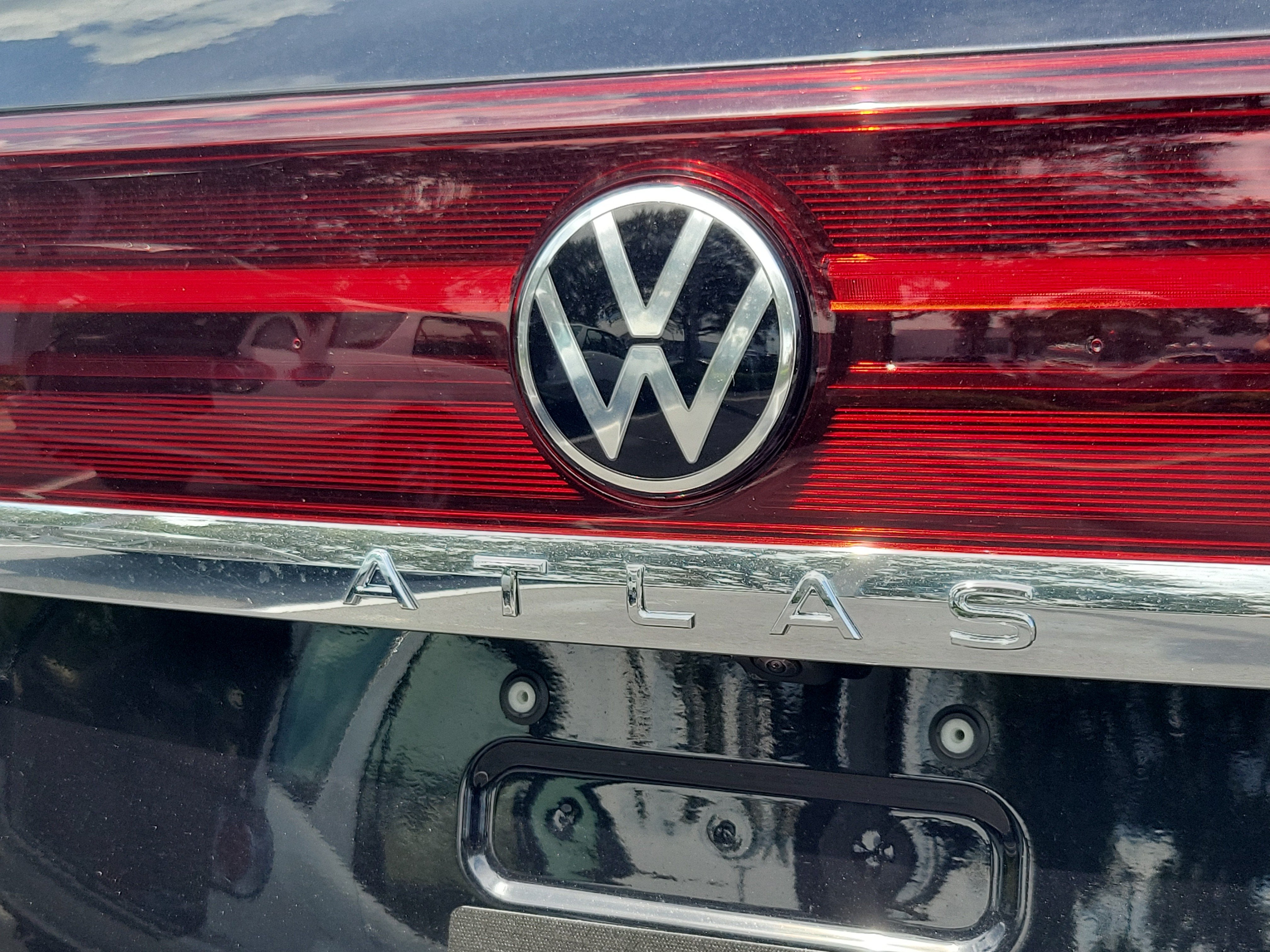 2026 Volkswagen Atlas Cross Sport 2.0T SEL Premium R-Line