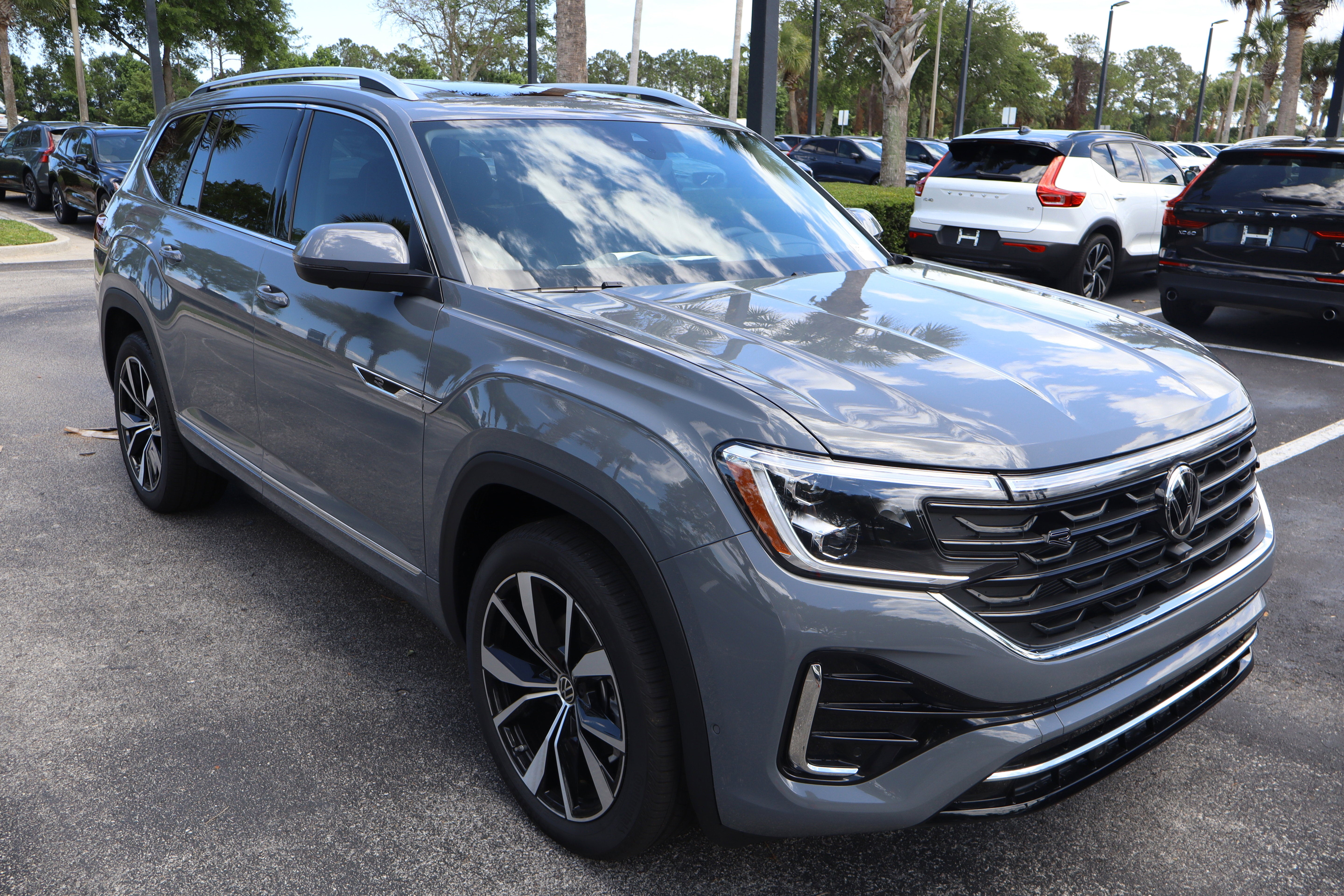 2026 Volkswagen Atlas 2.0T SEL Premium R-Line