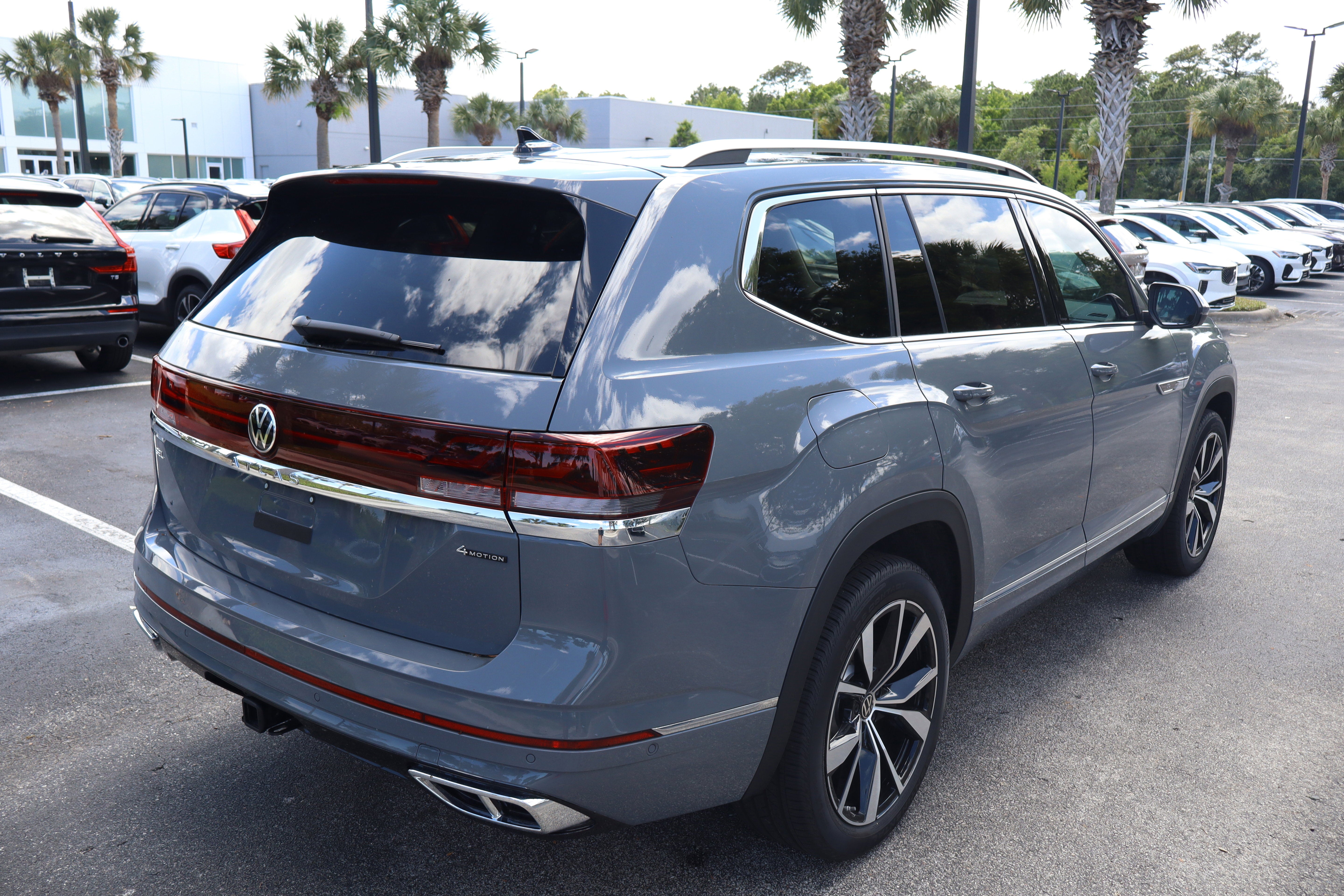 2026 Volkswagen Atlas 2.0T SEL Premium R-Line