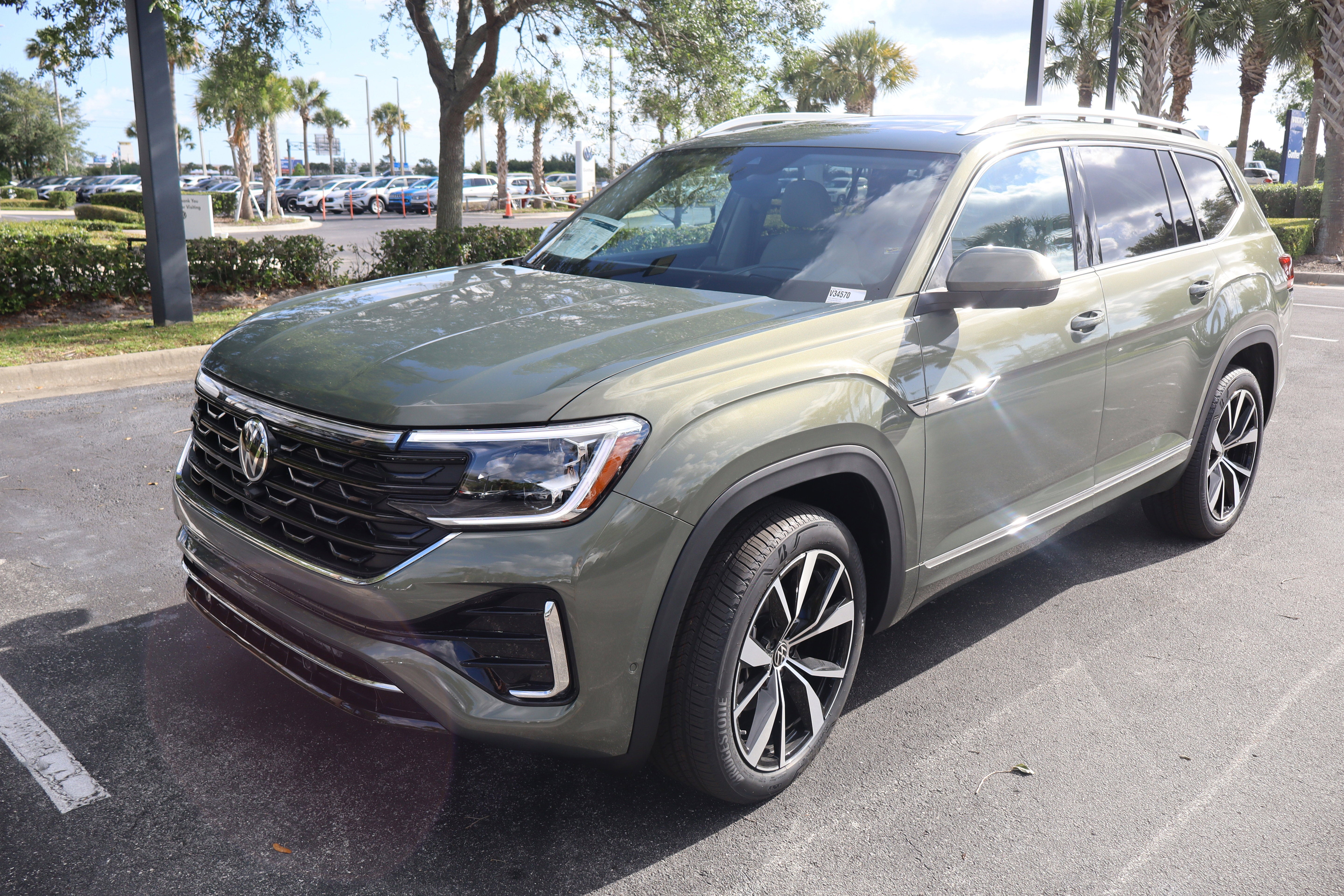 2026 Volkswagen Atlas 2.0T SEL Premium R-Line