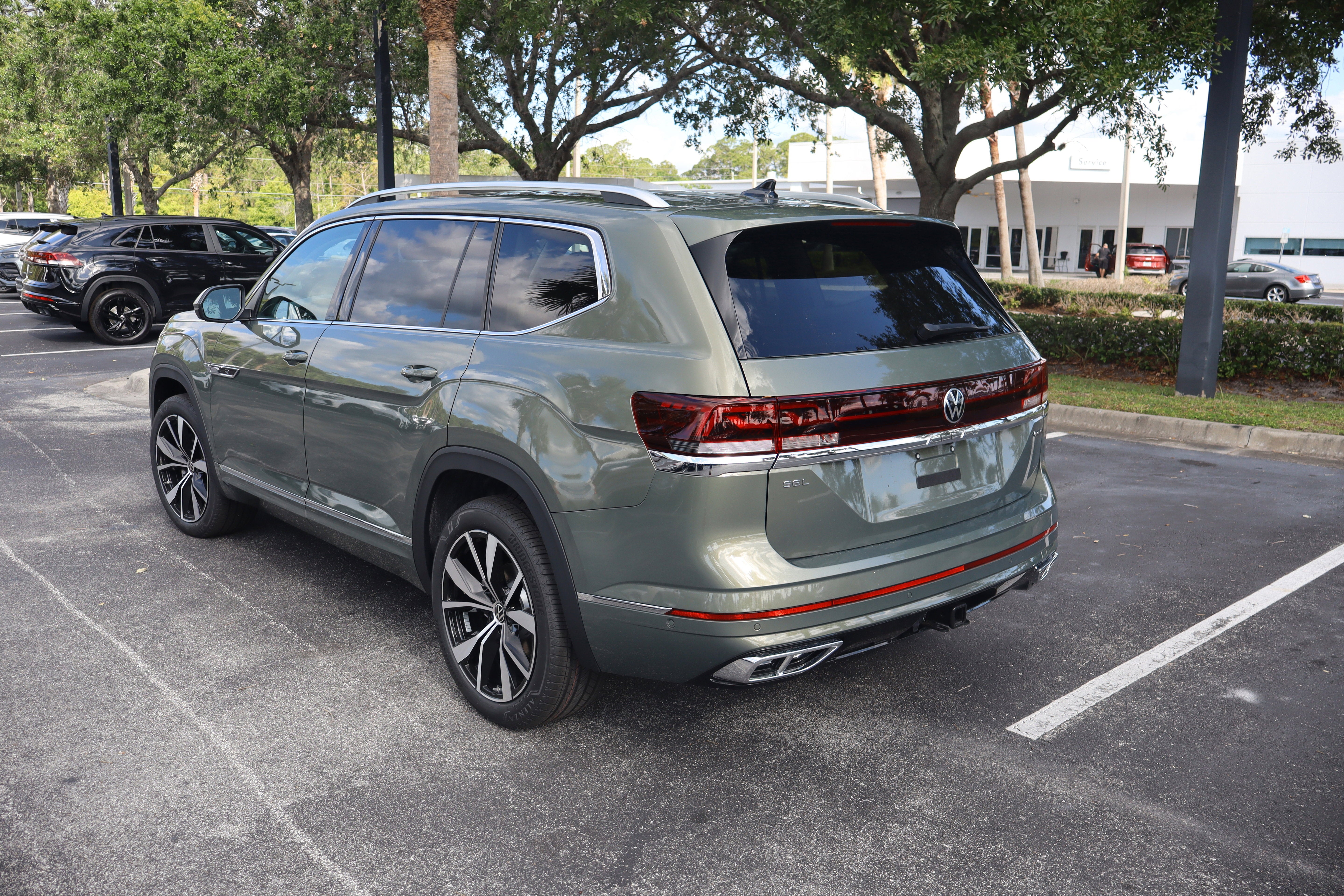 2026 Volkswagen Atlas 2.0T SEL Premium R-Line