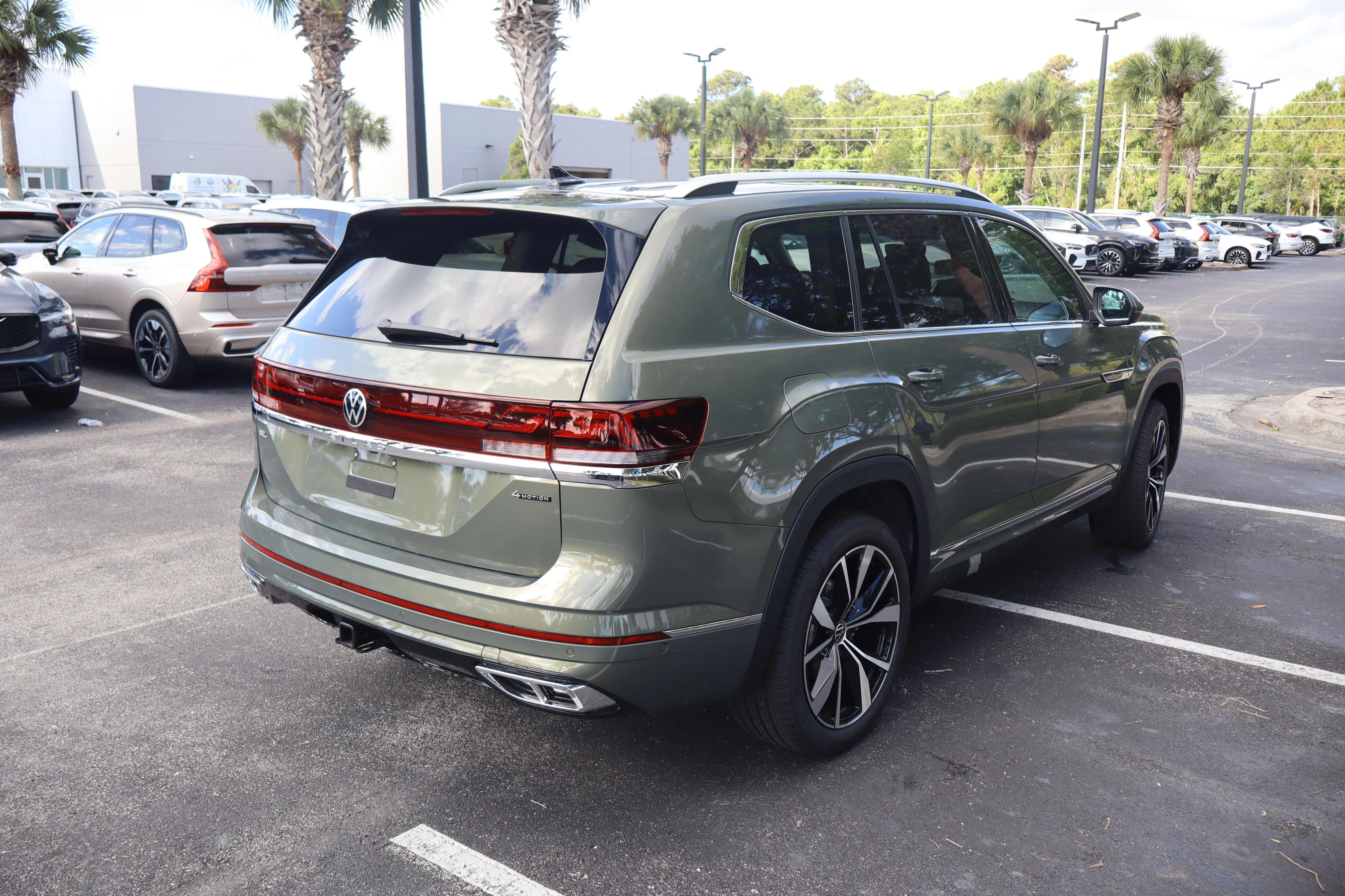 2026 Volkswagen Atlas 2.0T SEL Premium R-Line