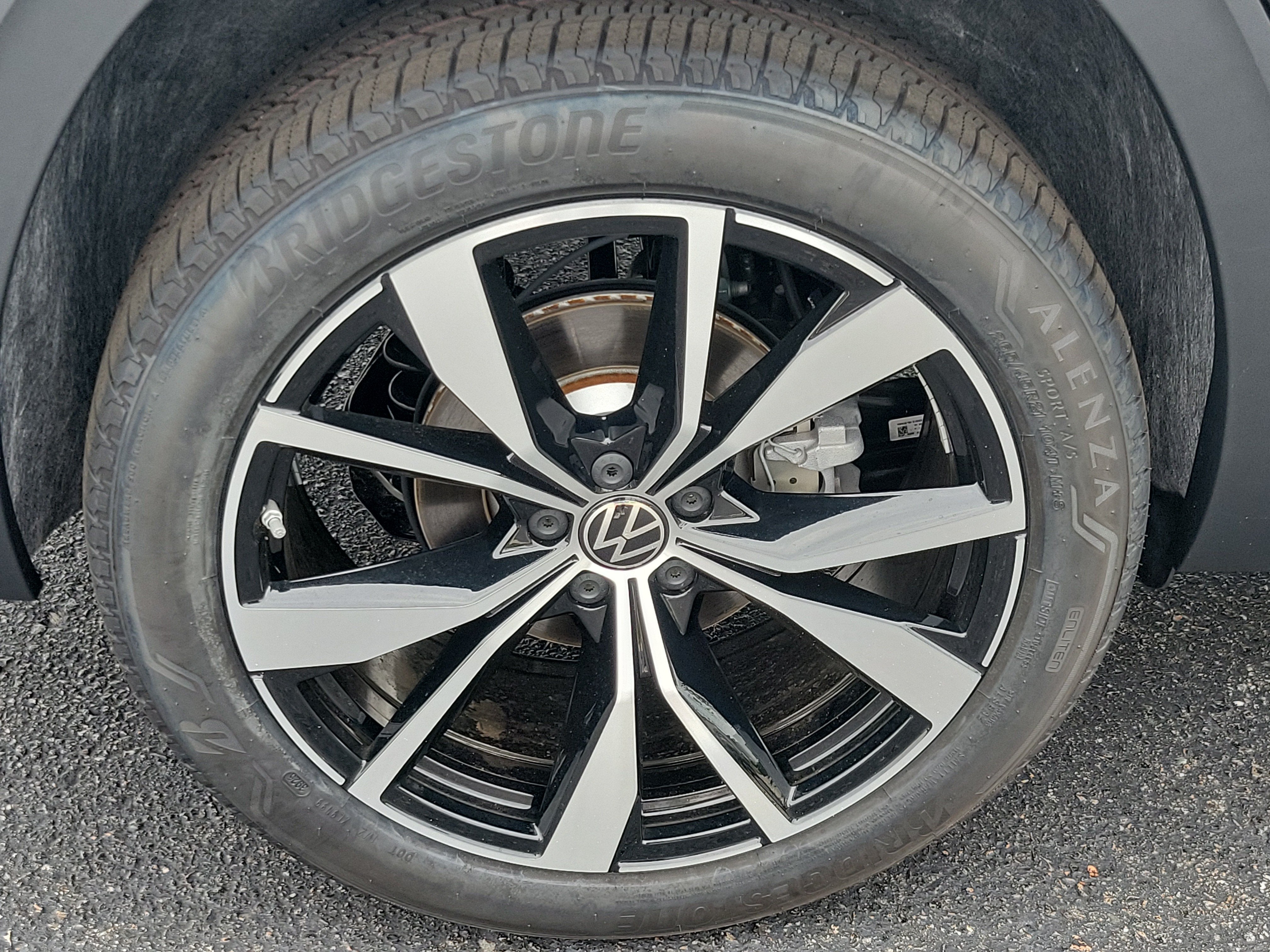2026 Volkswagen Atlas 2.0T SEL Premium R-Line